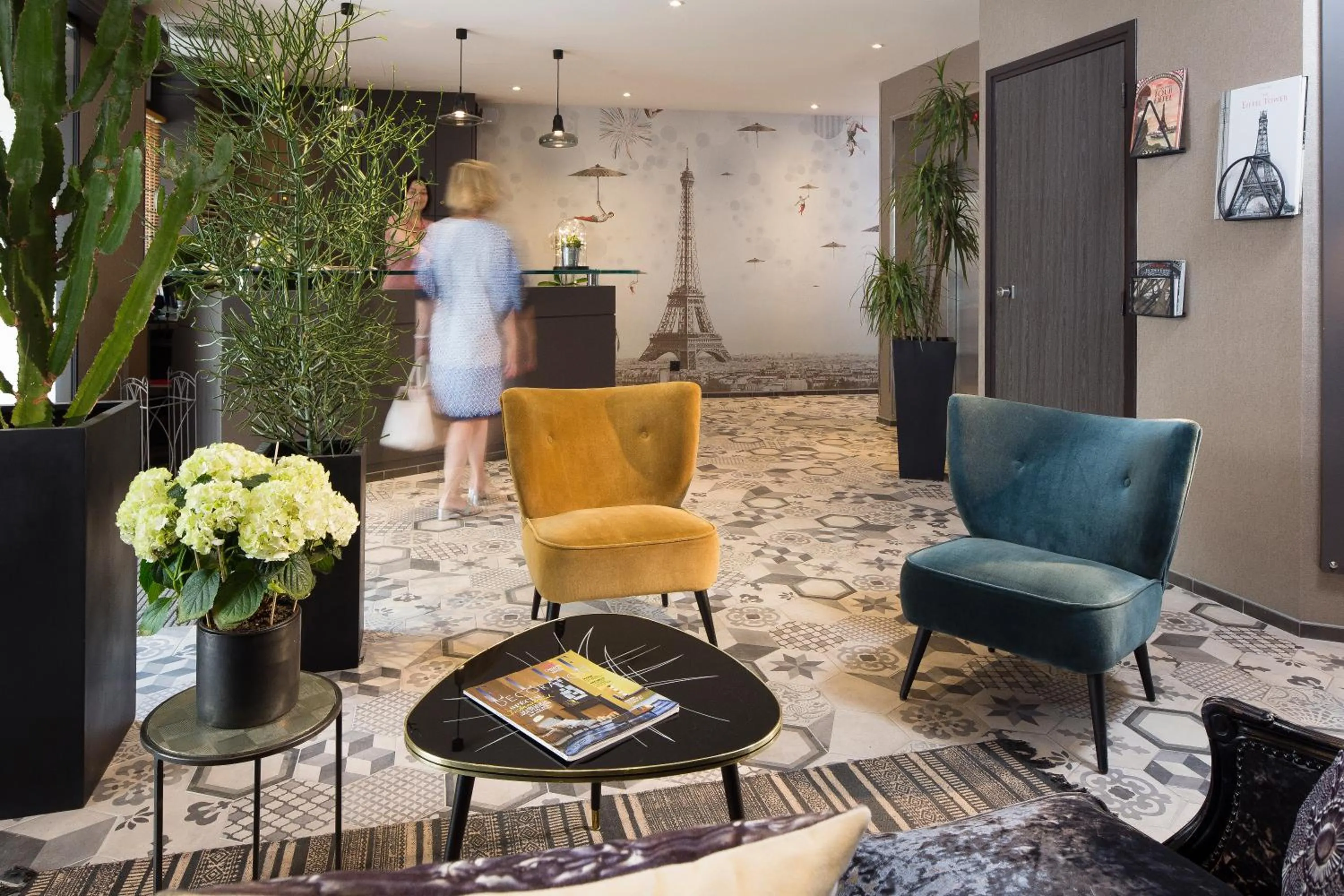 Lobby or reception in Hotel Espace Champerret