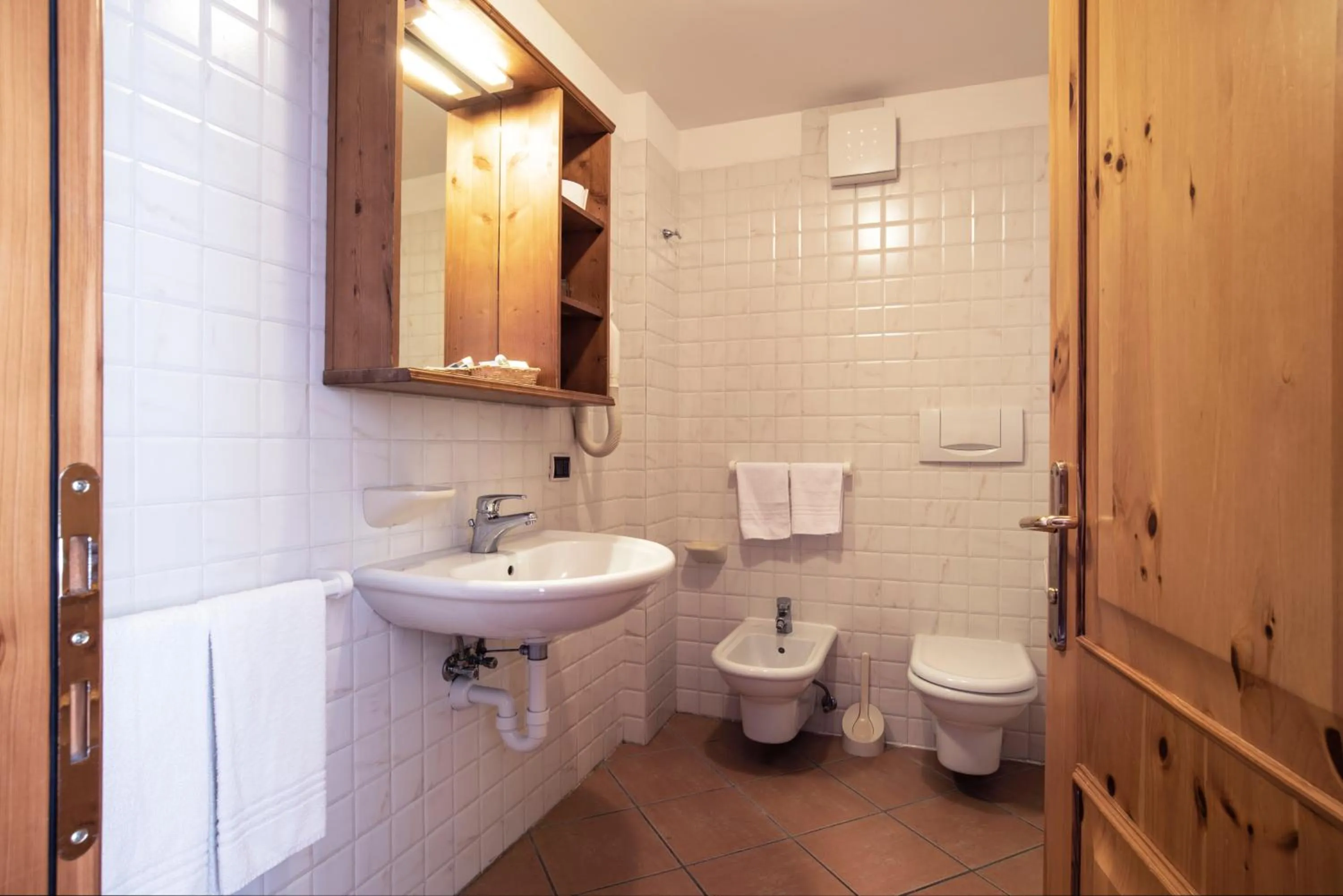 Toilet in Sporting Aparthotel