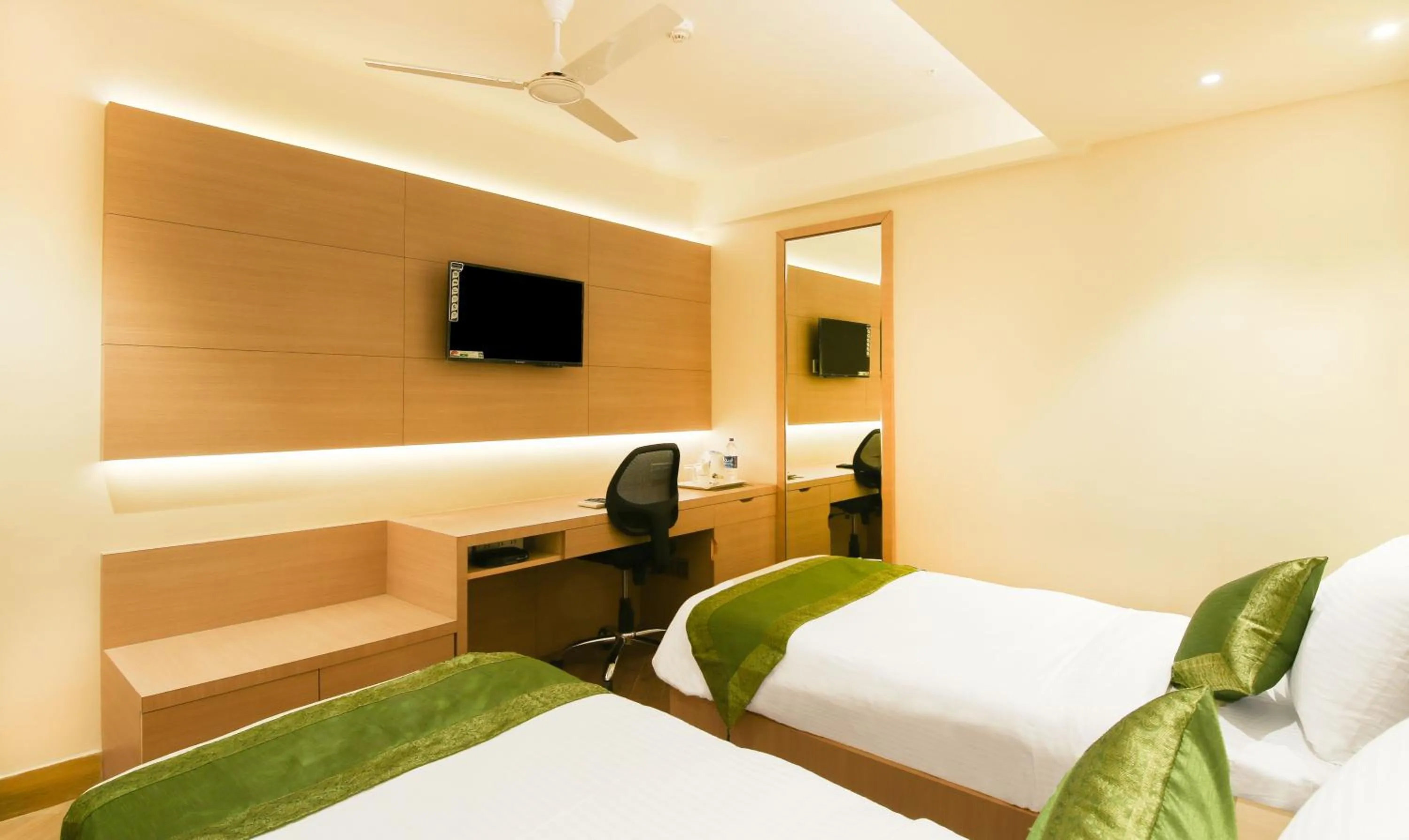 TV and multimedia, Bed in Treebo Hoops - Airport, VIP Road