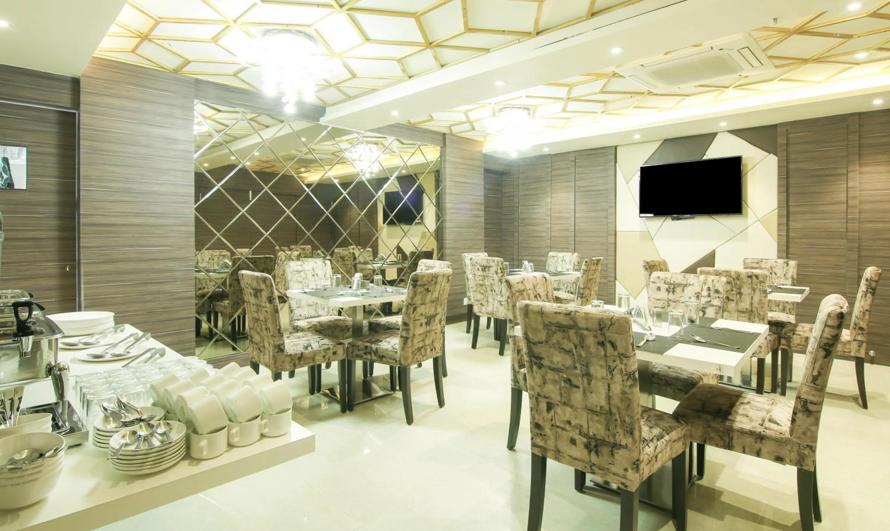 Dining area in Treebo Hoops - Airport, VIP Road