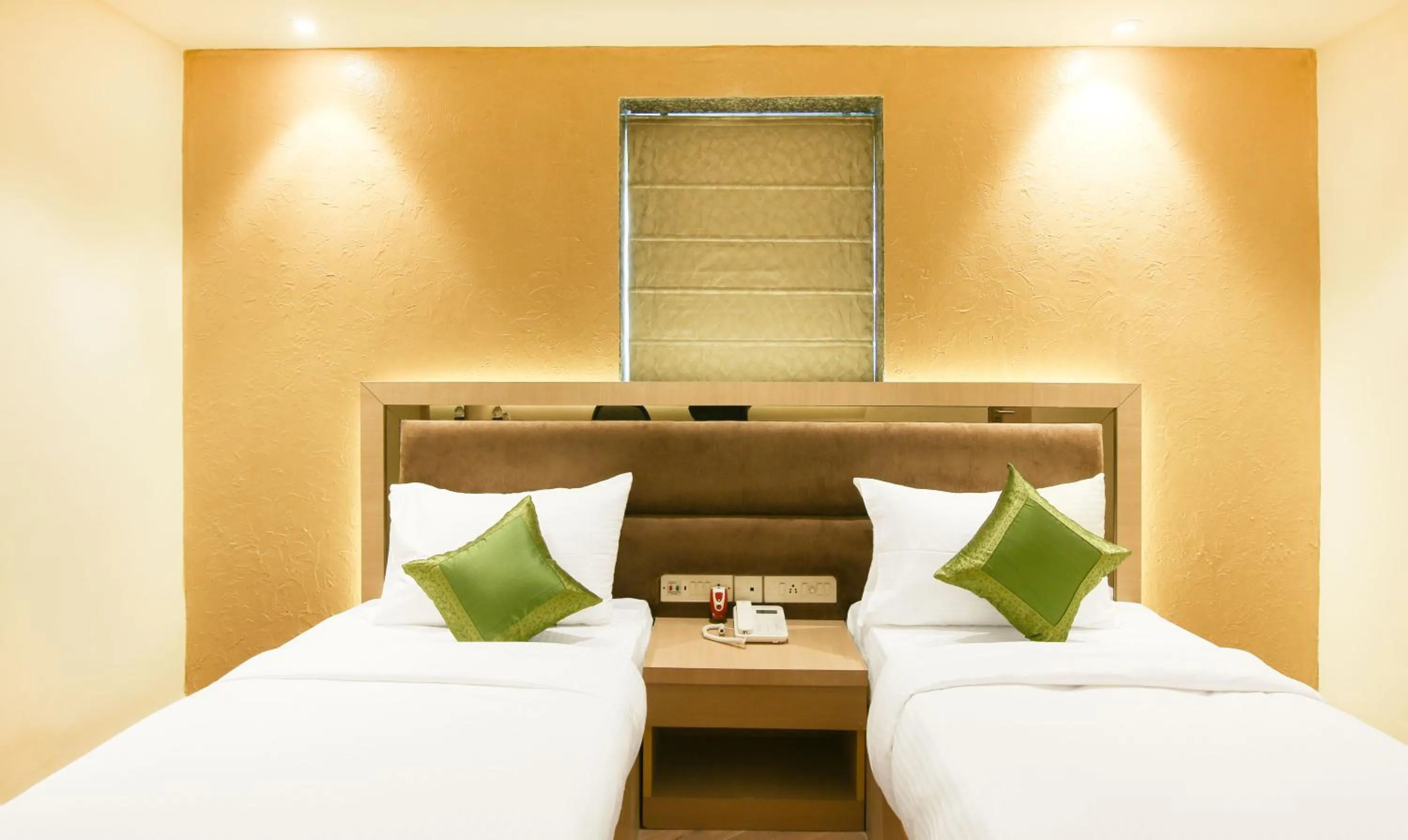 Bedroom, Bed in Treebo Hoops - Airport, VIP Road