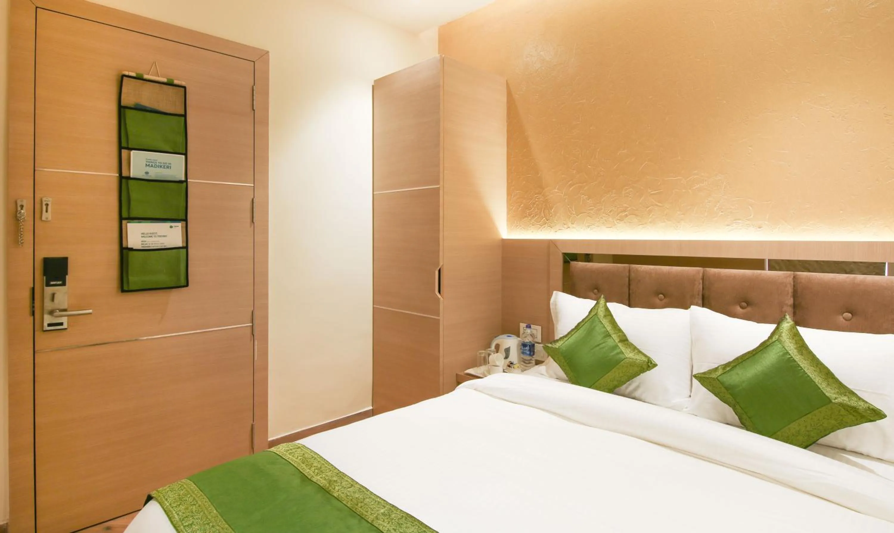 Bedroom, Bed in Treebo Hoops - Airport, VIP Road