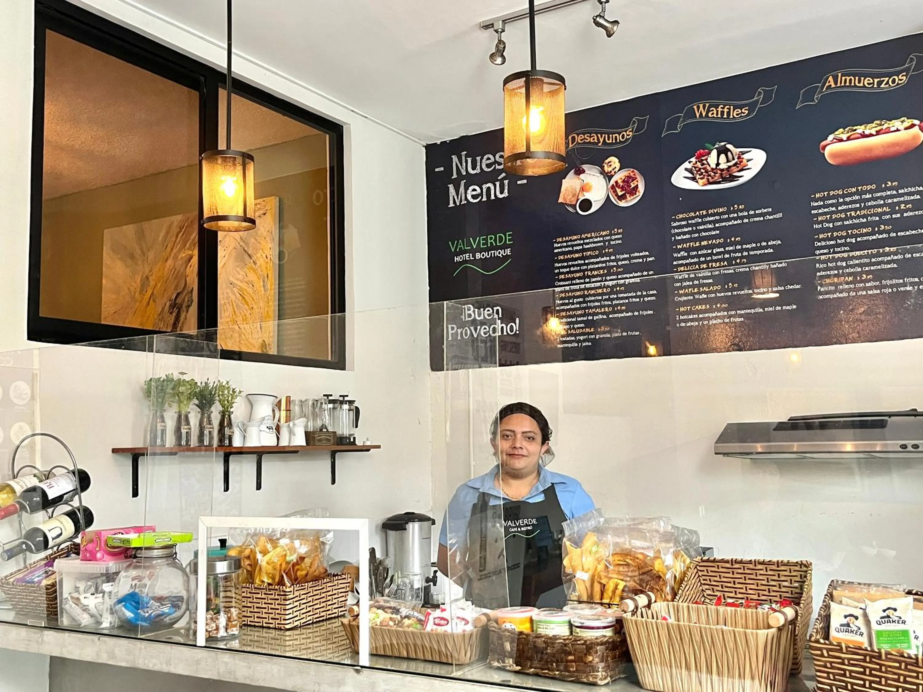 Staff in Hotel Boutique Valverde Santa Elena