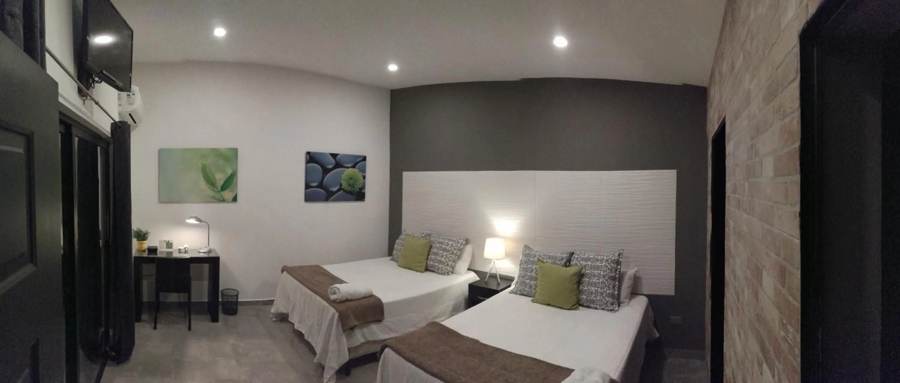 Photo of the whole room, Bed in Hotel Boutique Valverde Santa Elena