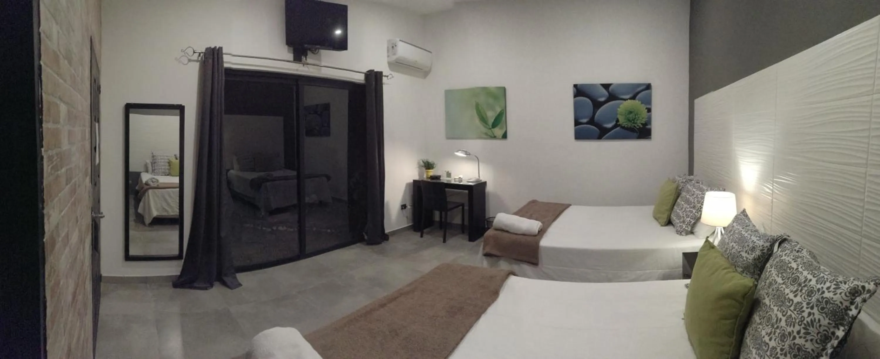 Photo of the whole room, Bed in Hotel Boutique Valverde Santa Elena