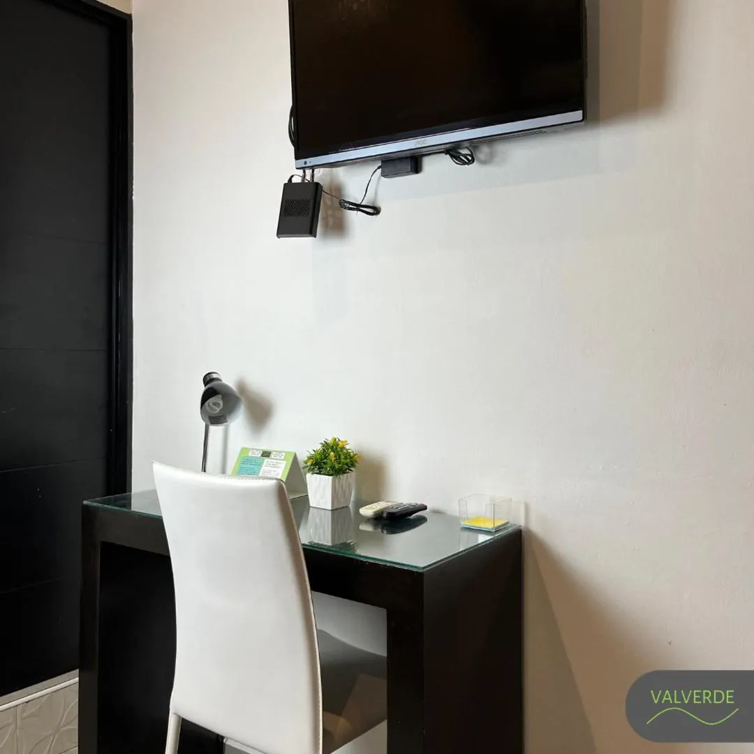 TV and multimedia in Hotel Boutique Valverde Santa Elena