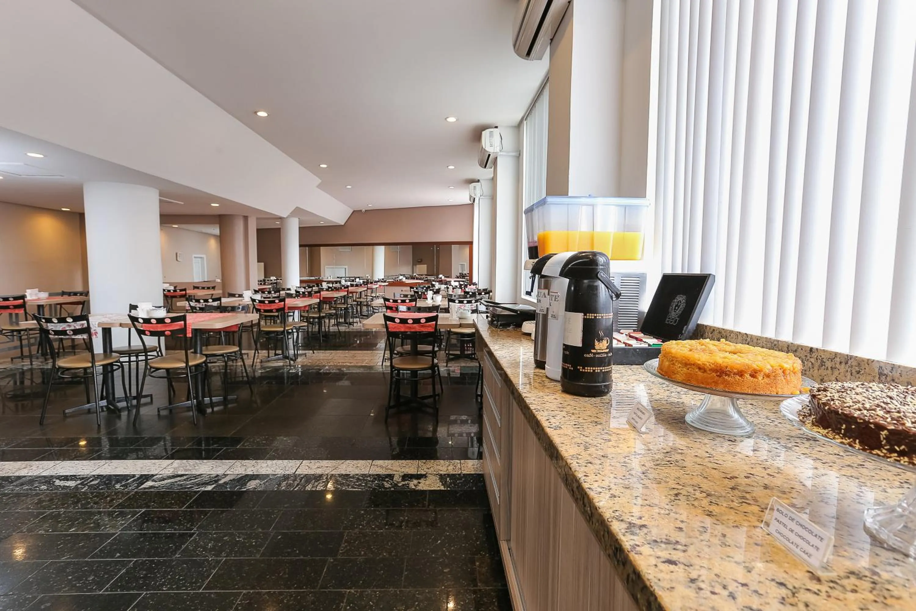Restaurant/places to eat in Hotel Express Aeroporto