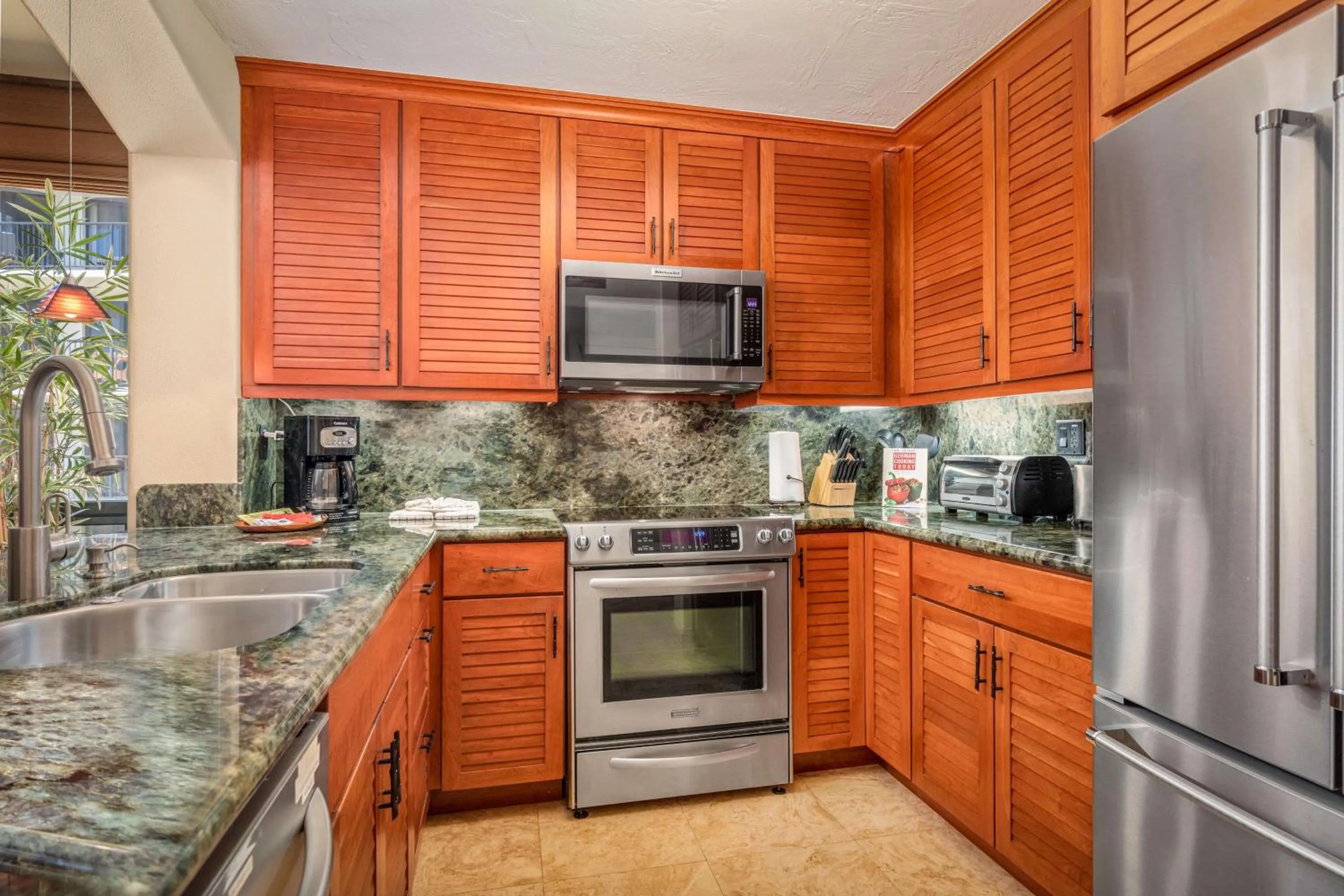 Kitchen or kitchenette in Aston Kona By The Sea