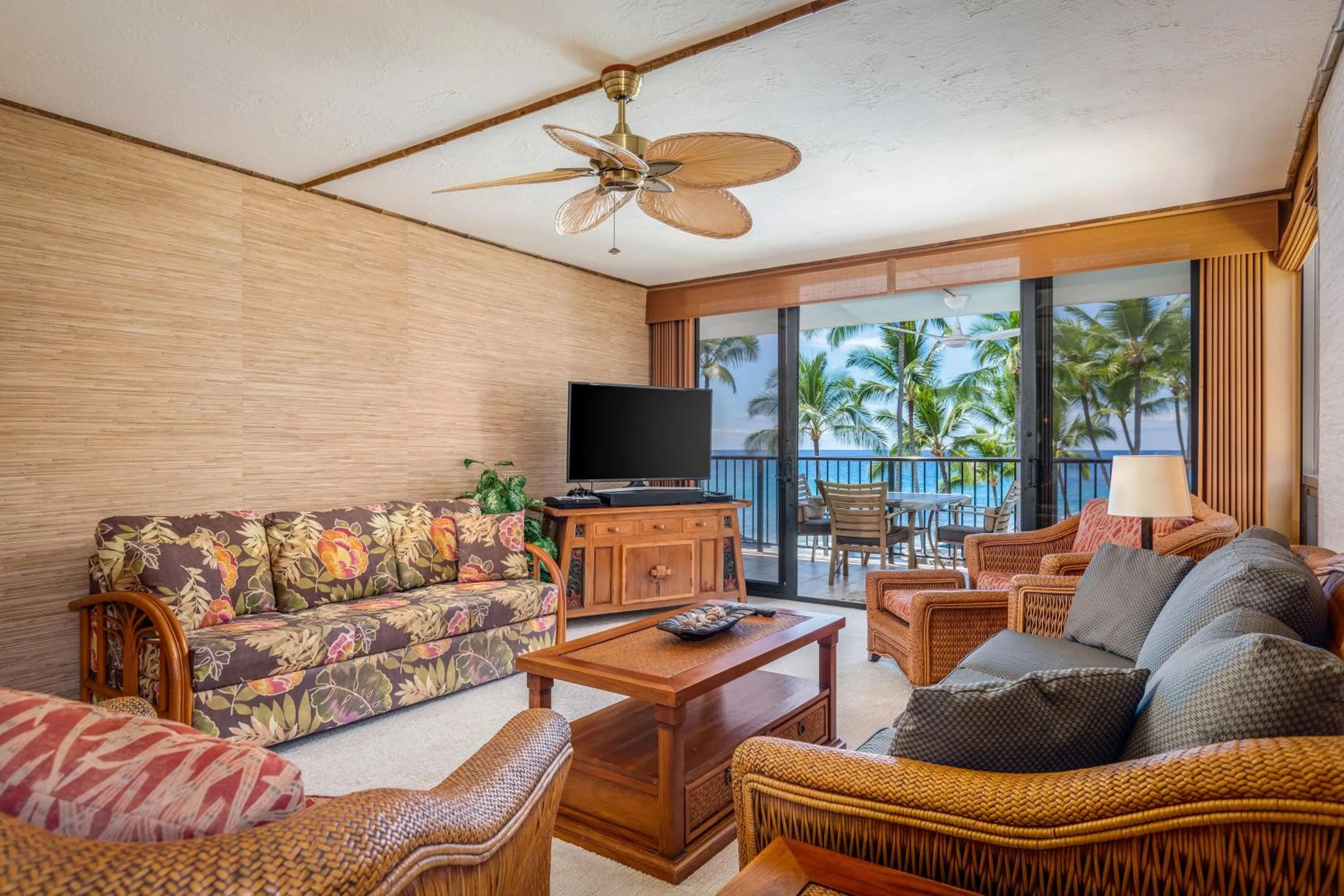 TV and multimedia in Aston Kona By The Sea