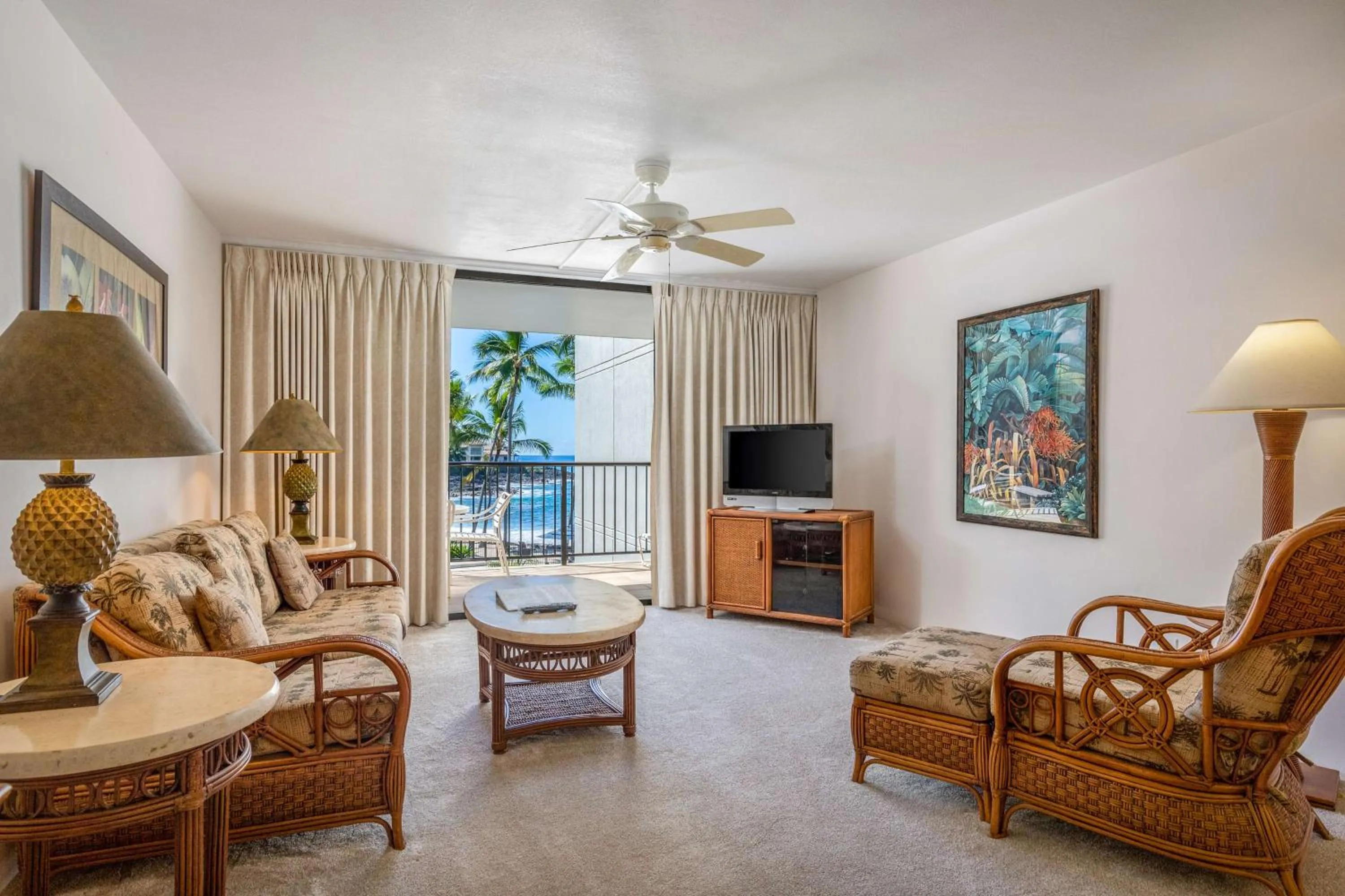 TV and multimedia in Aston Kona By The Sea