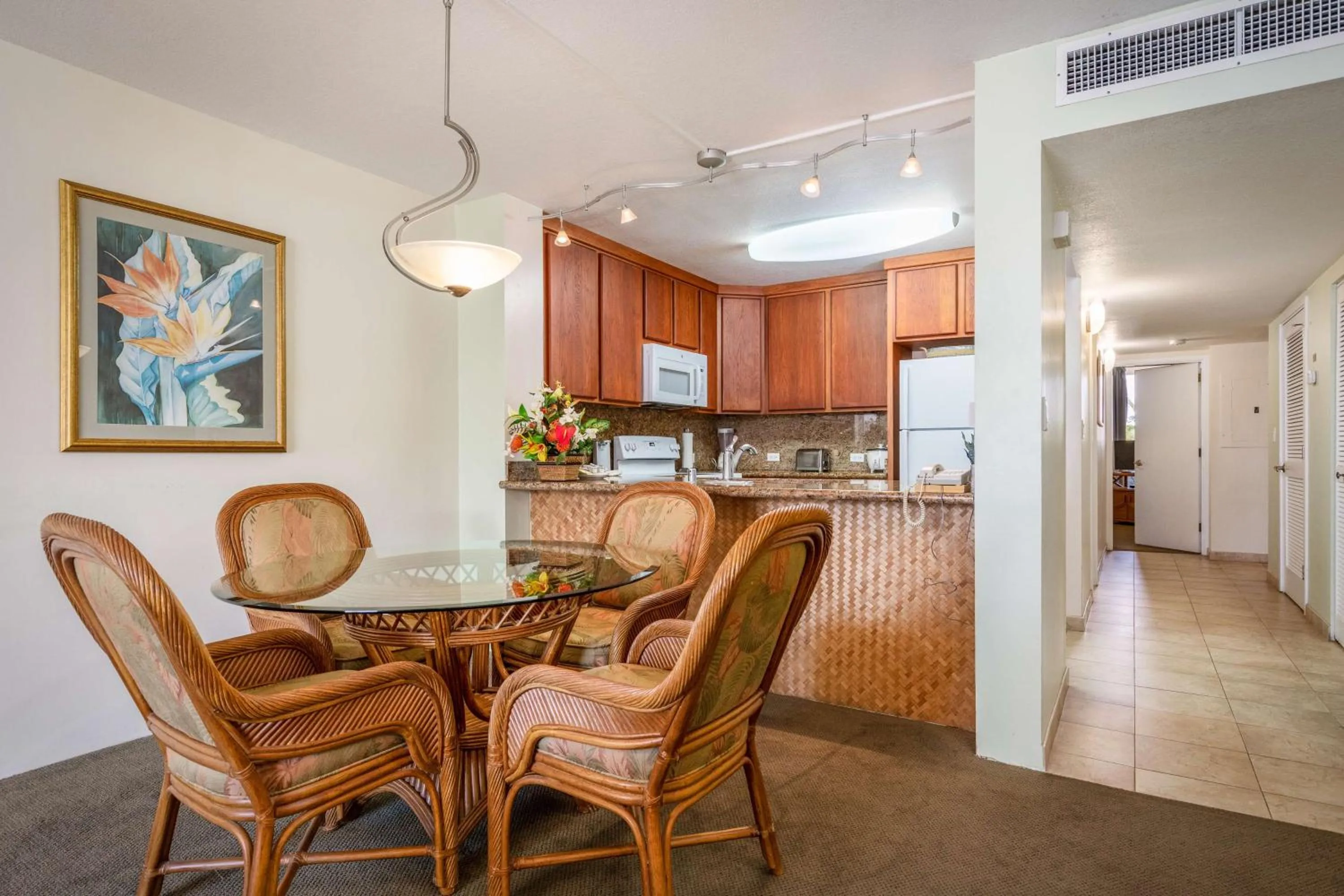 Kitchen or kitchenette in Aston Kona By The Sea