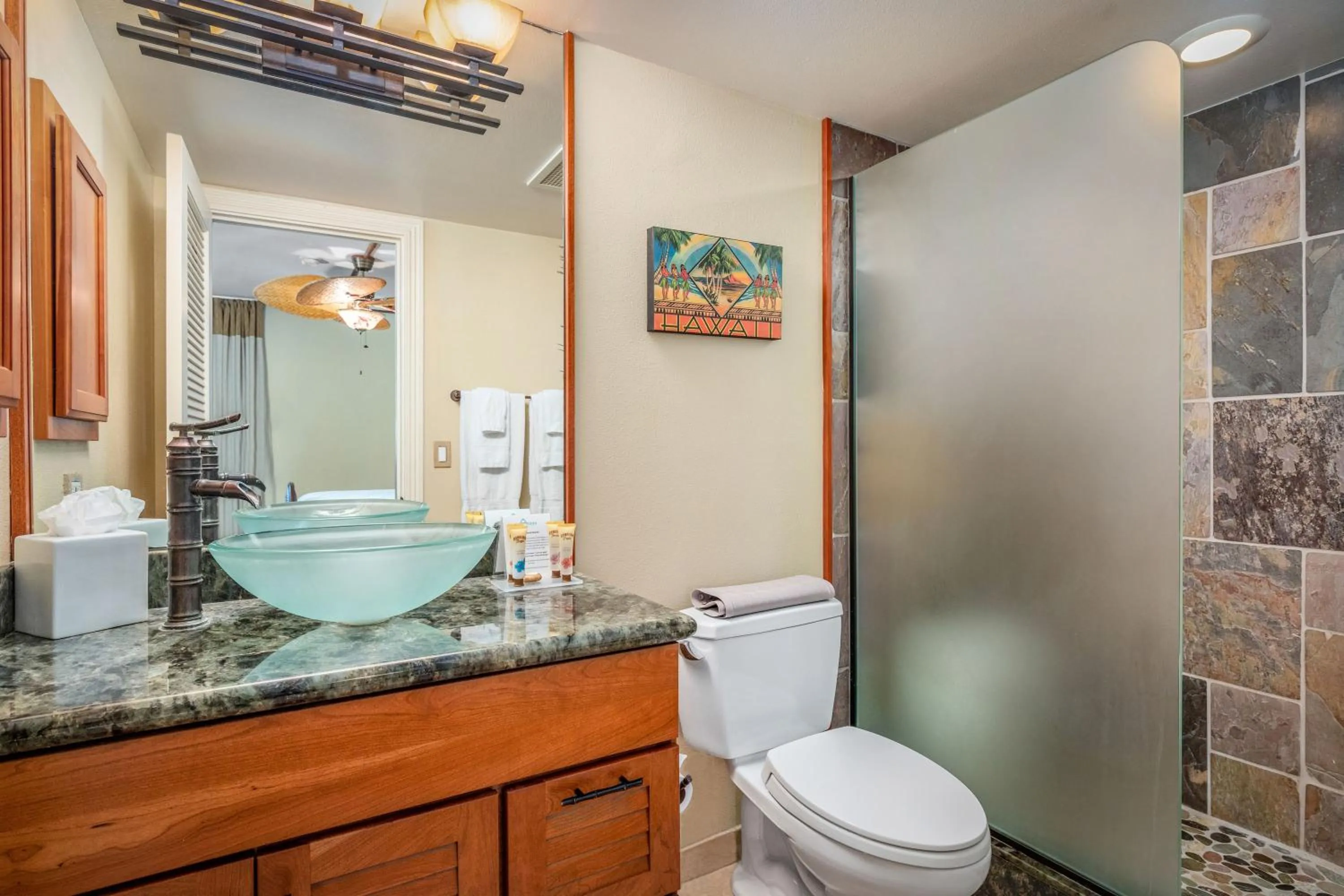 Shower in Aston Kona By The Sea