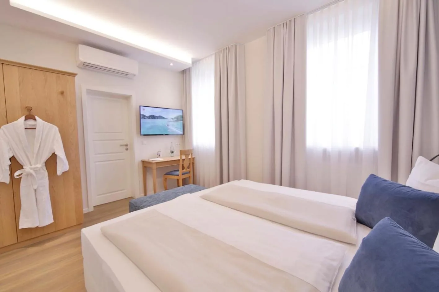 TV and multimedia, Bed in Landidyll Hotel Klostermühle