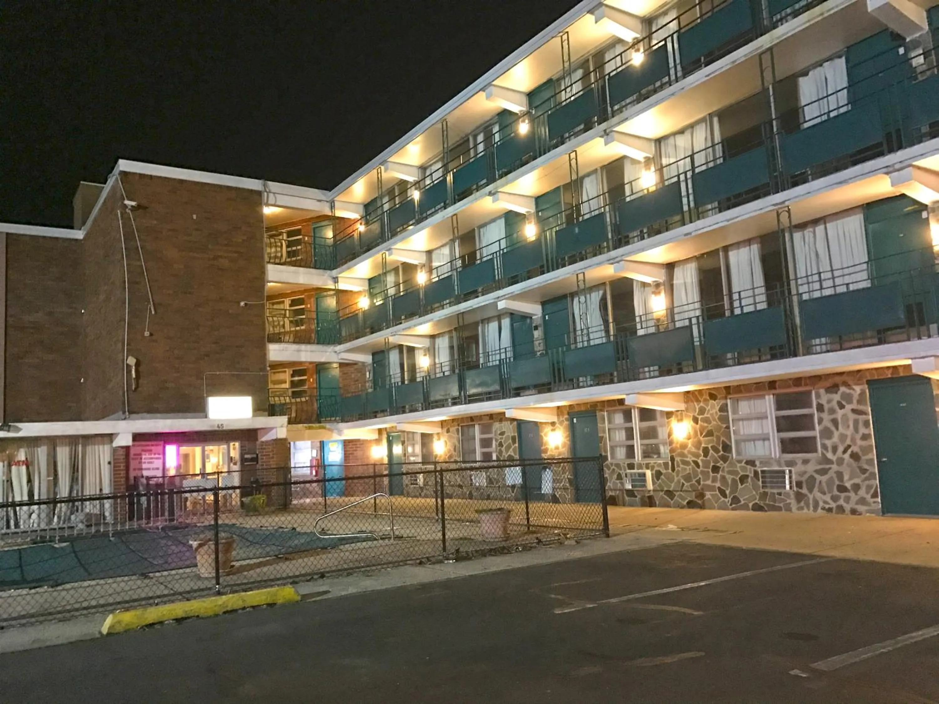 Property building in Skyview Manor Motel