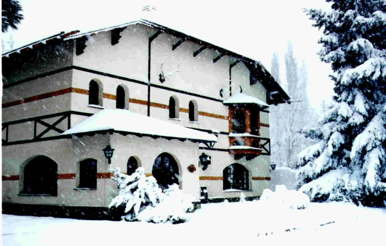 Facade/entrance in Hostería La Posta Del Cazador