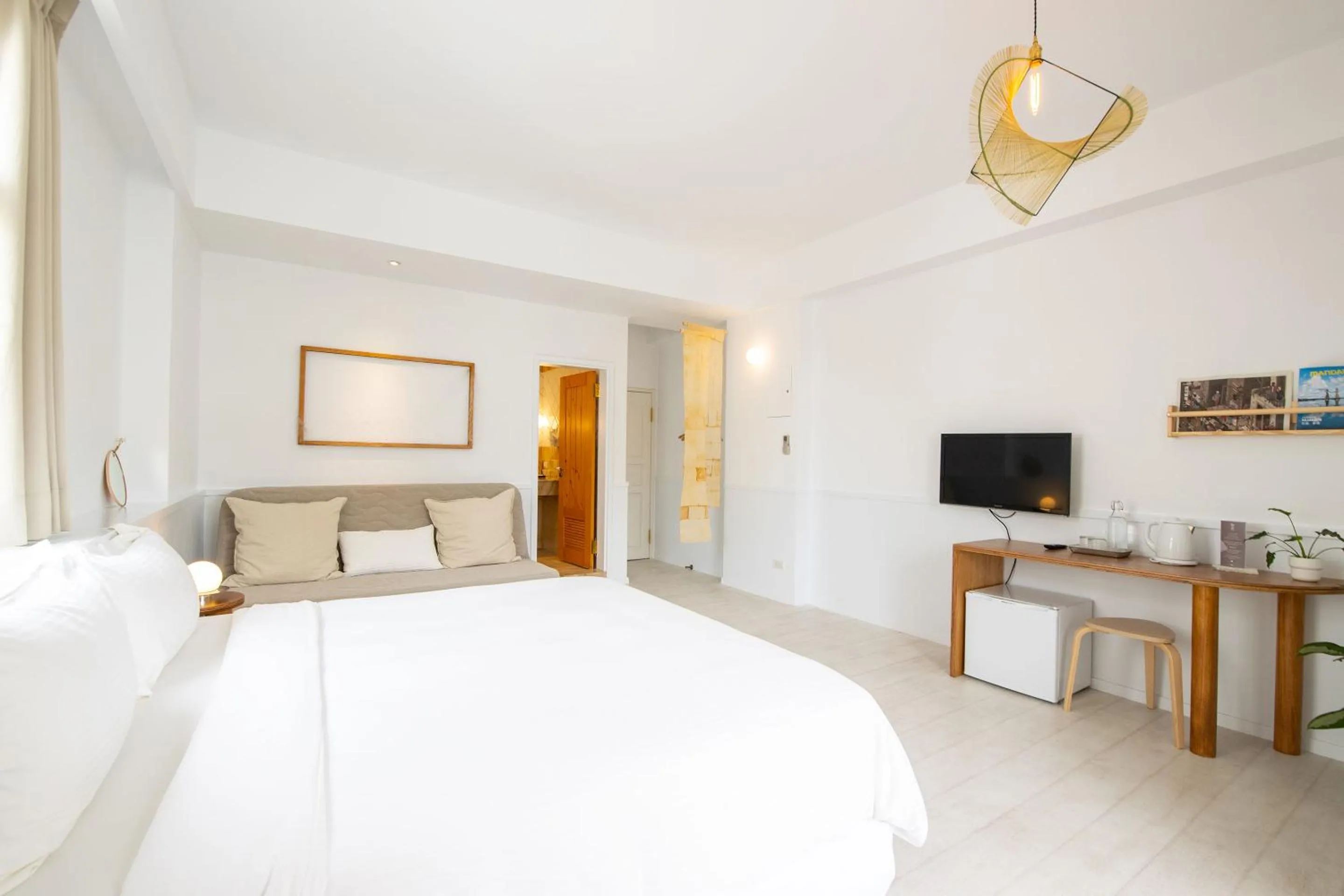 Photo of the whole room, Bed in OwlStay The Salt