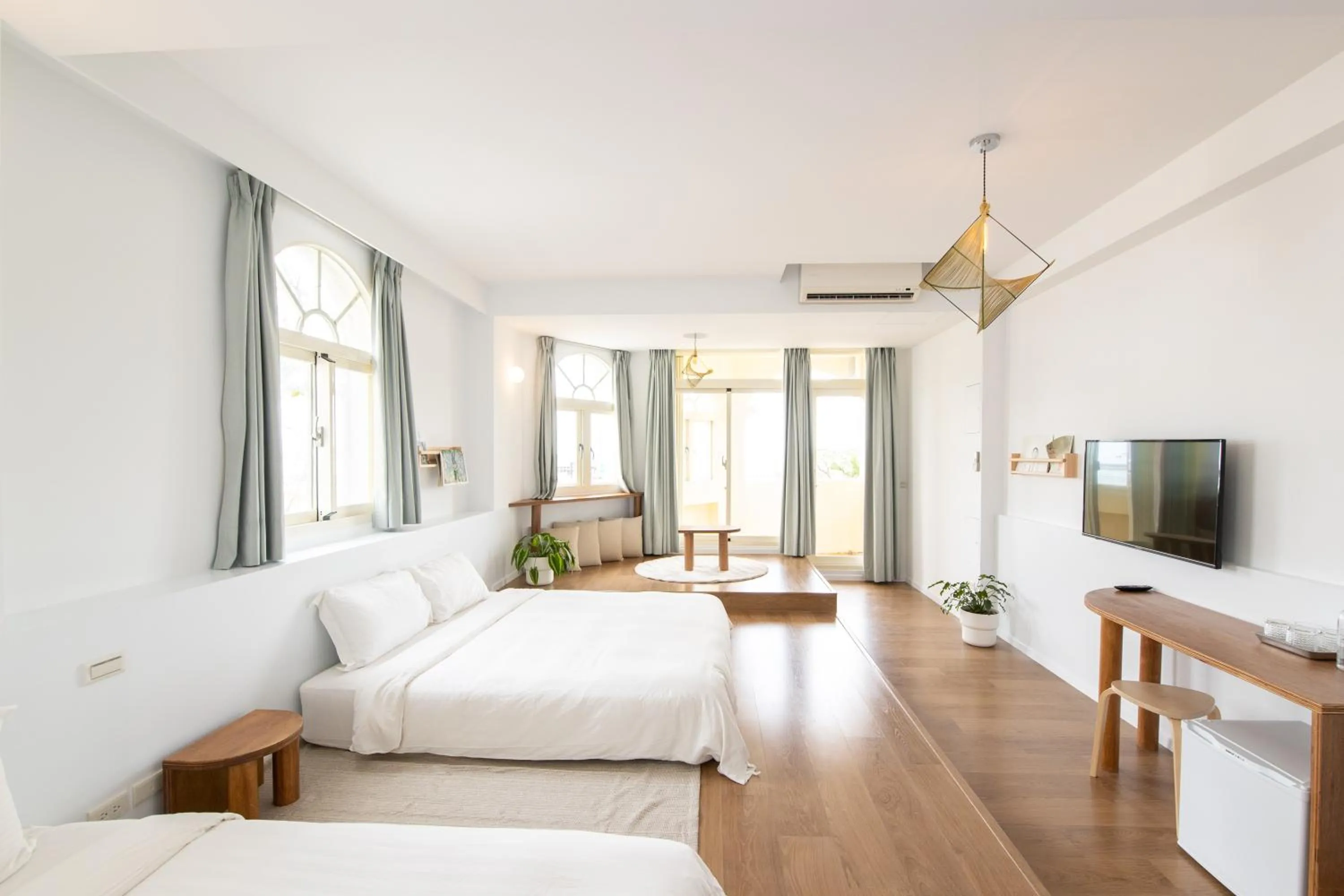 Photo of the whole room, Bed in OwlStay The Salt