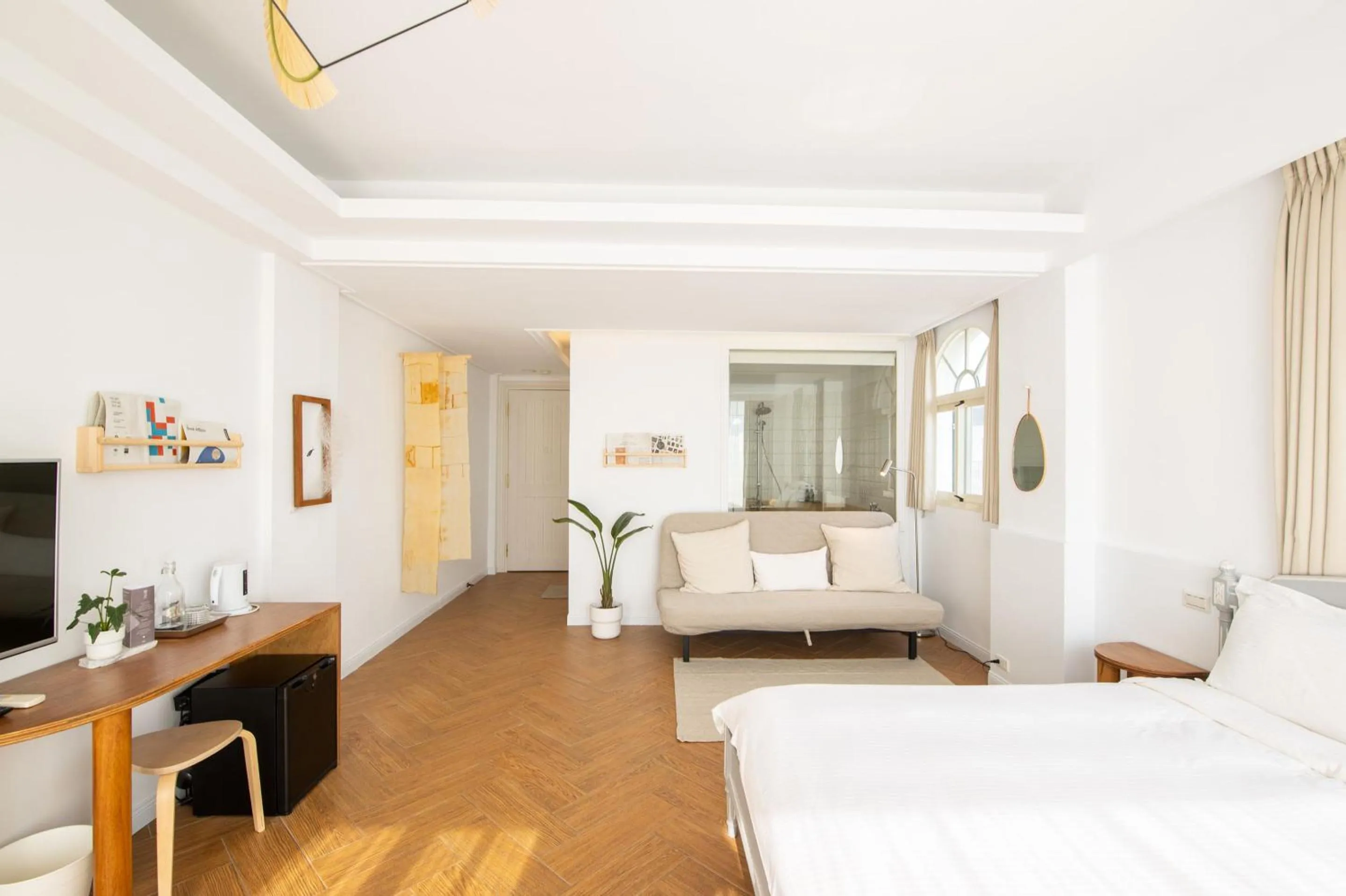 Photo of the whole room, Bed in OwlStay The Salt