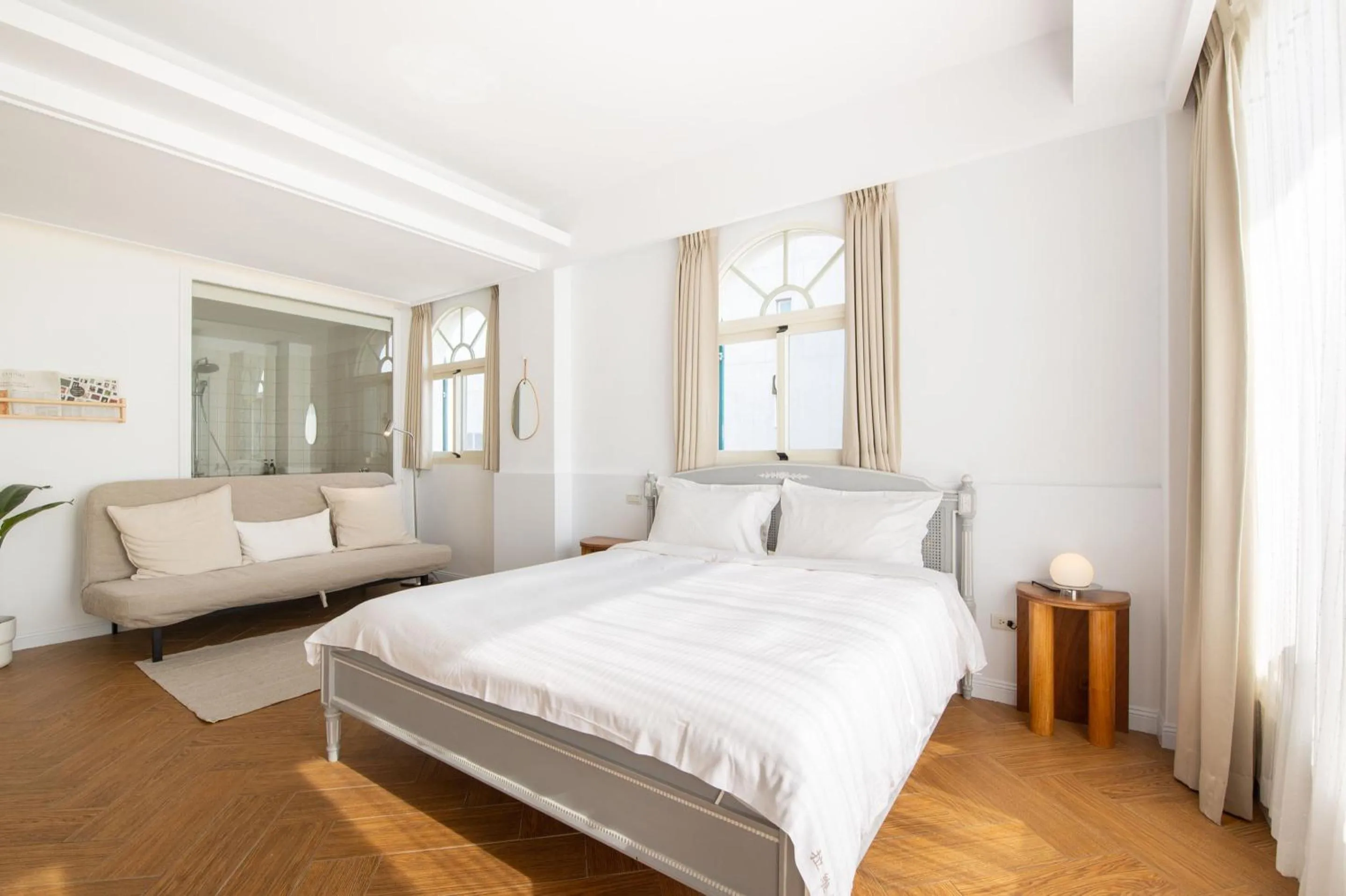 Photo of the whole room, Bed in OwlStay The Salt