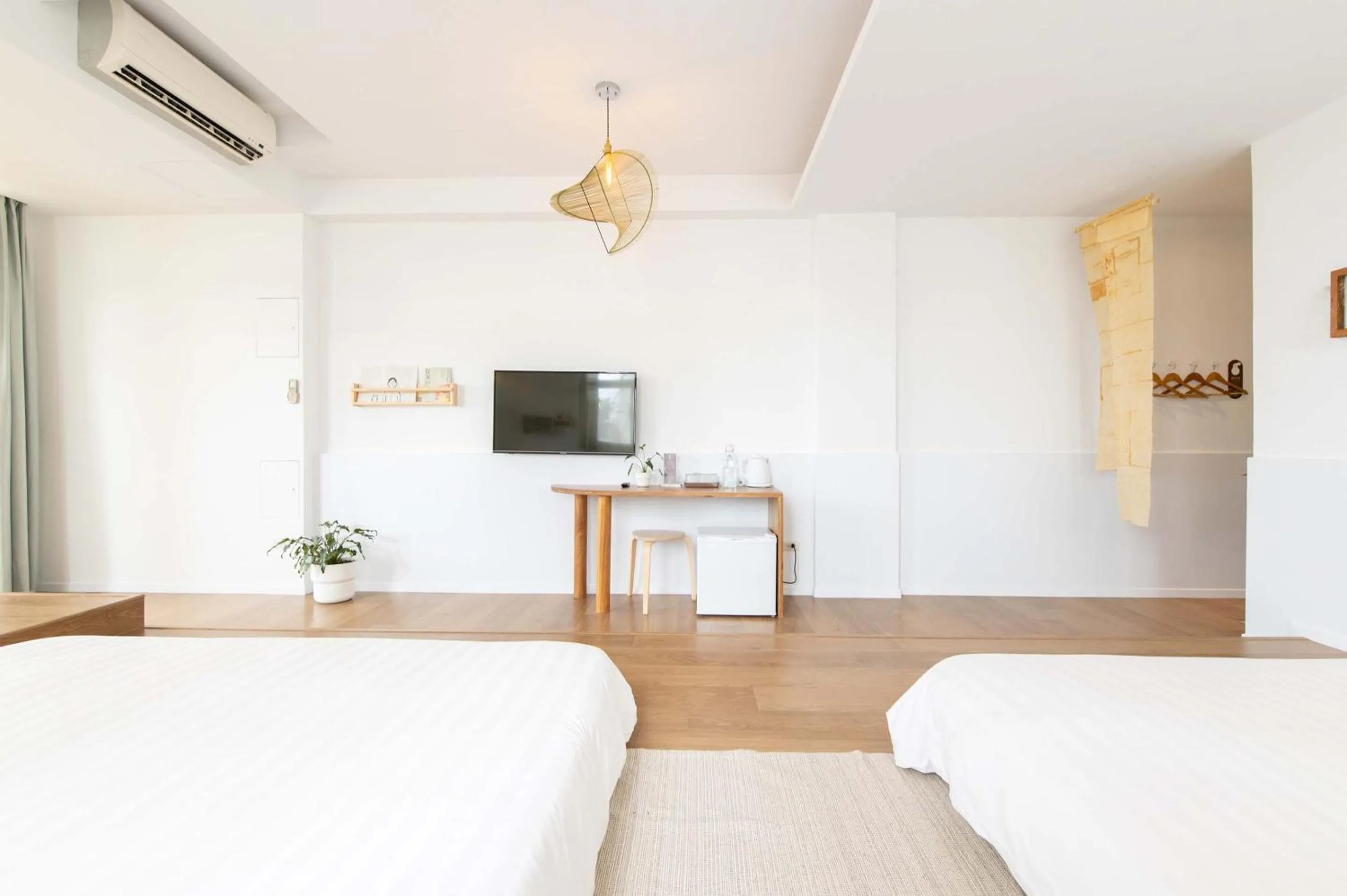 Photo of the whole room, Bed in OwlStay The Salt