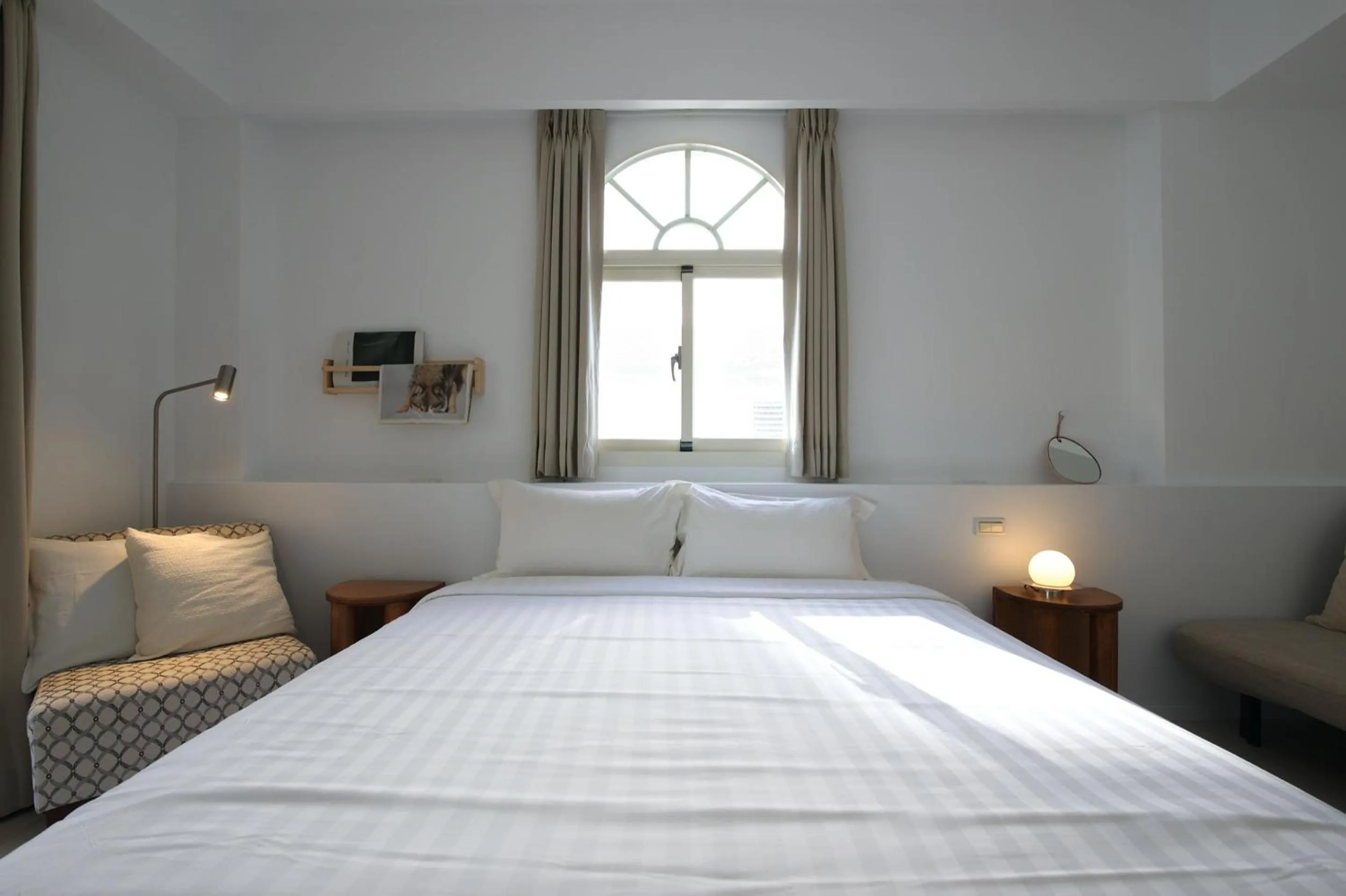 Photo of the whole room, Bed in OwlStay The Salt