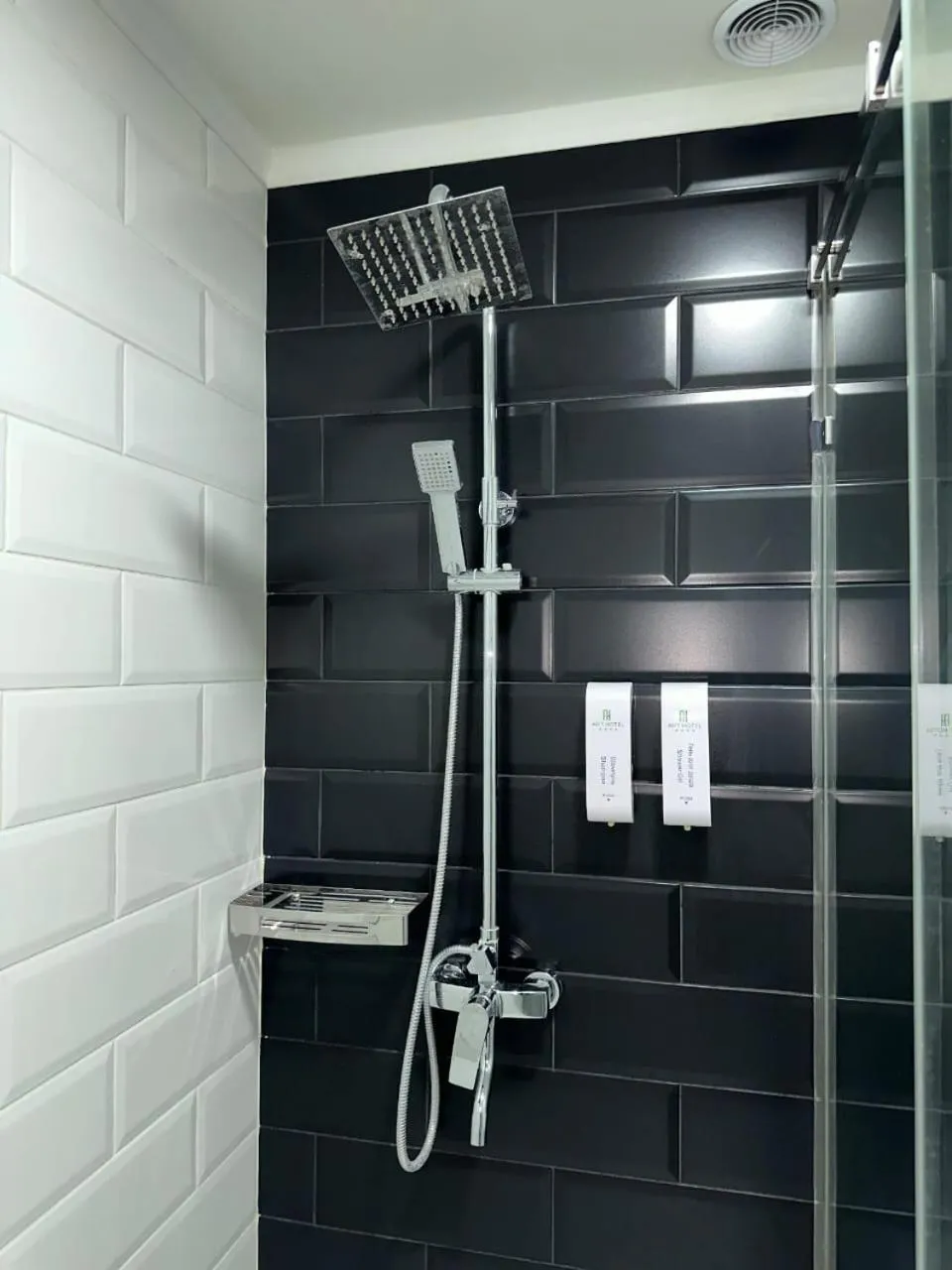 Shower in Art Hotel Bishkek