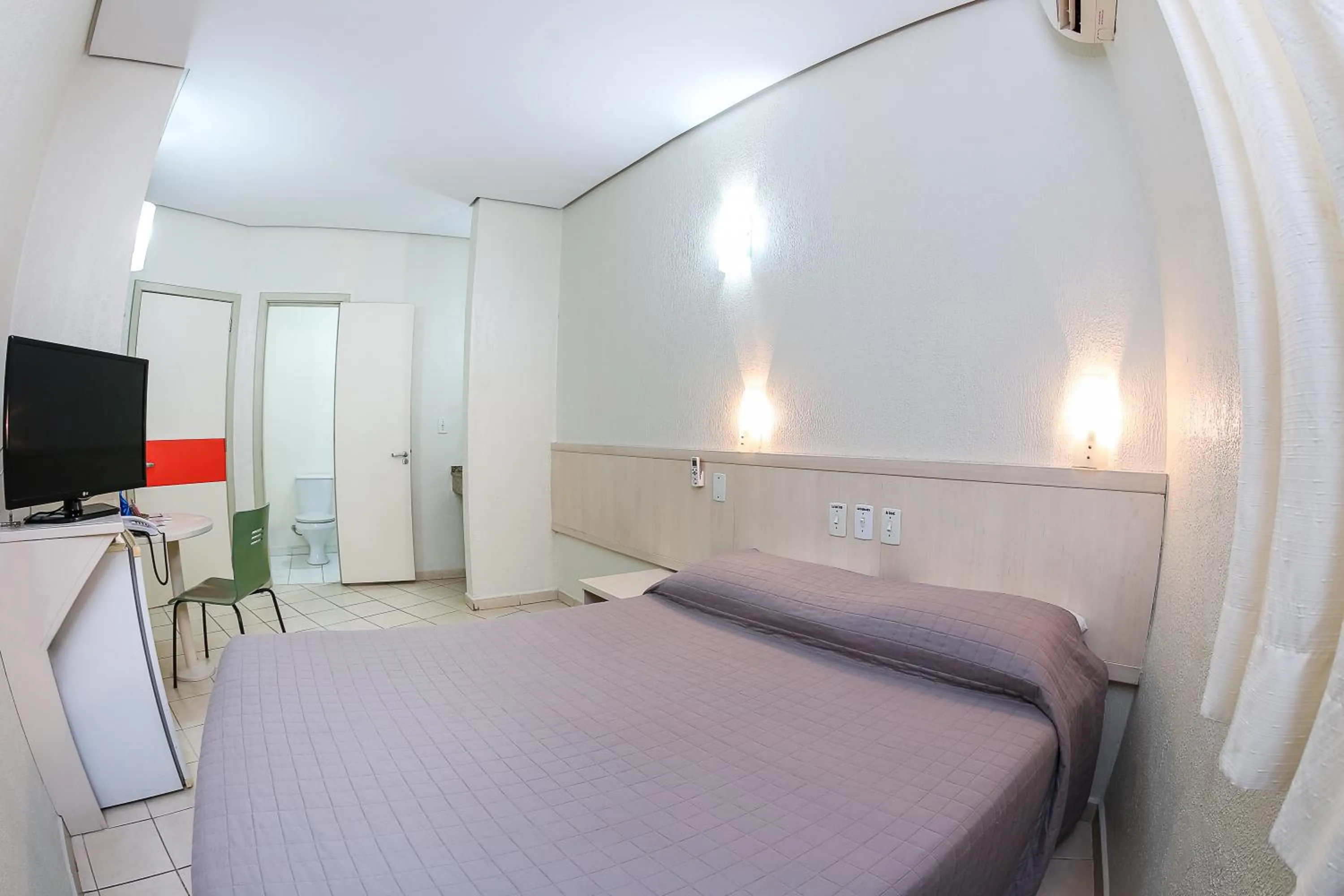 Bathroom, Bed in Hotel Expressinho Aeroporto