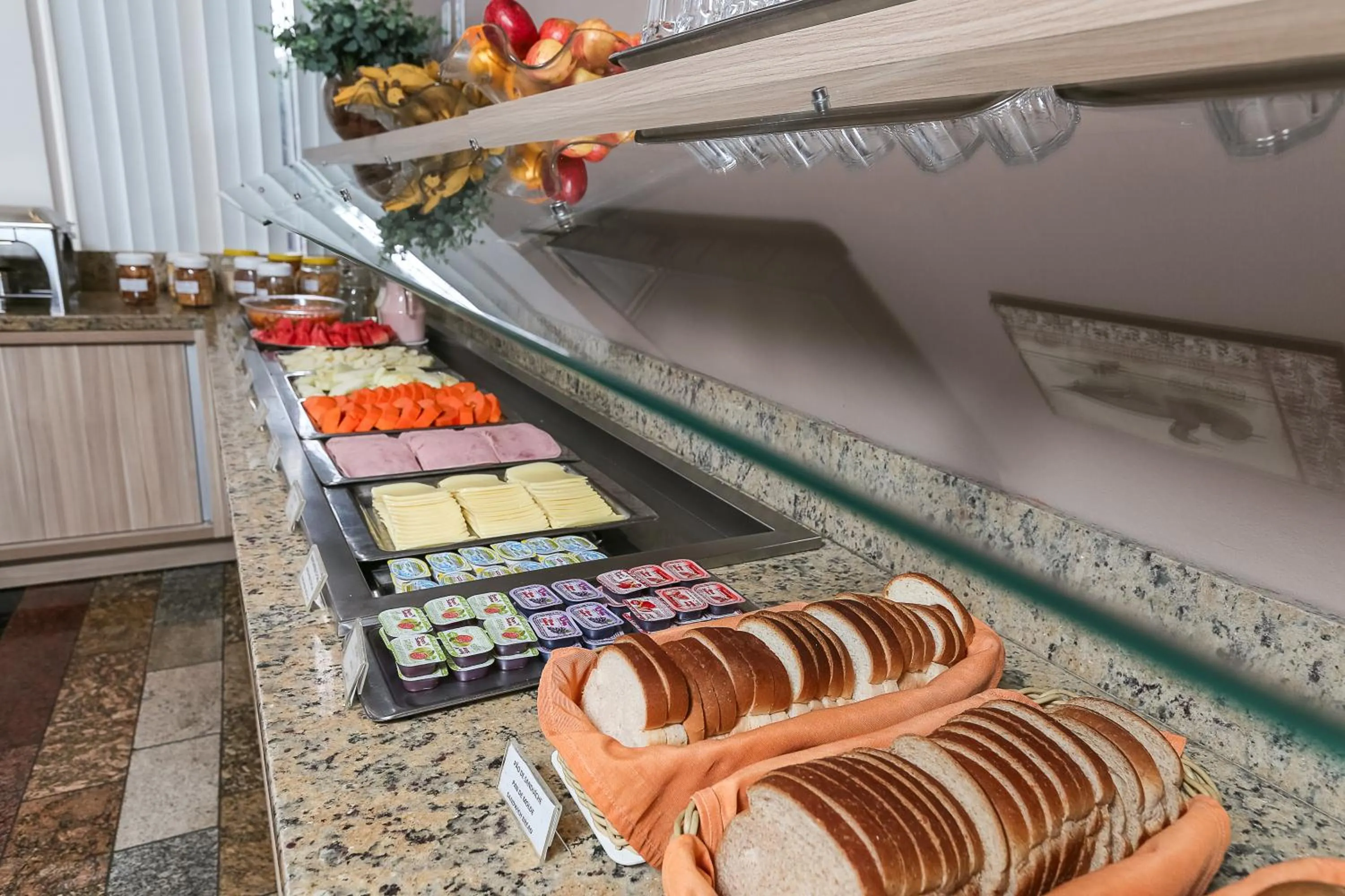 Restaurant/places to eat in Hotel Expressinho Aeroporto