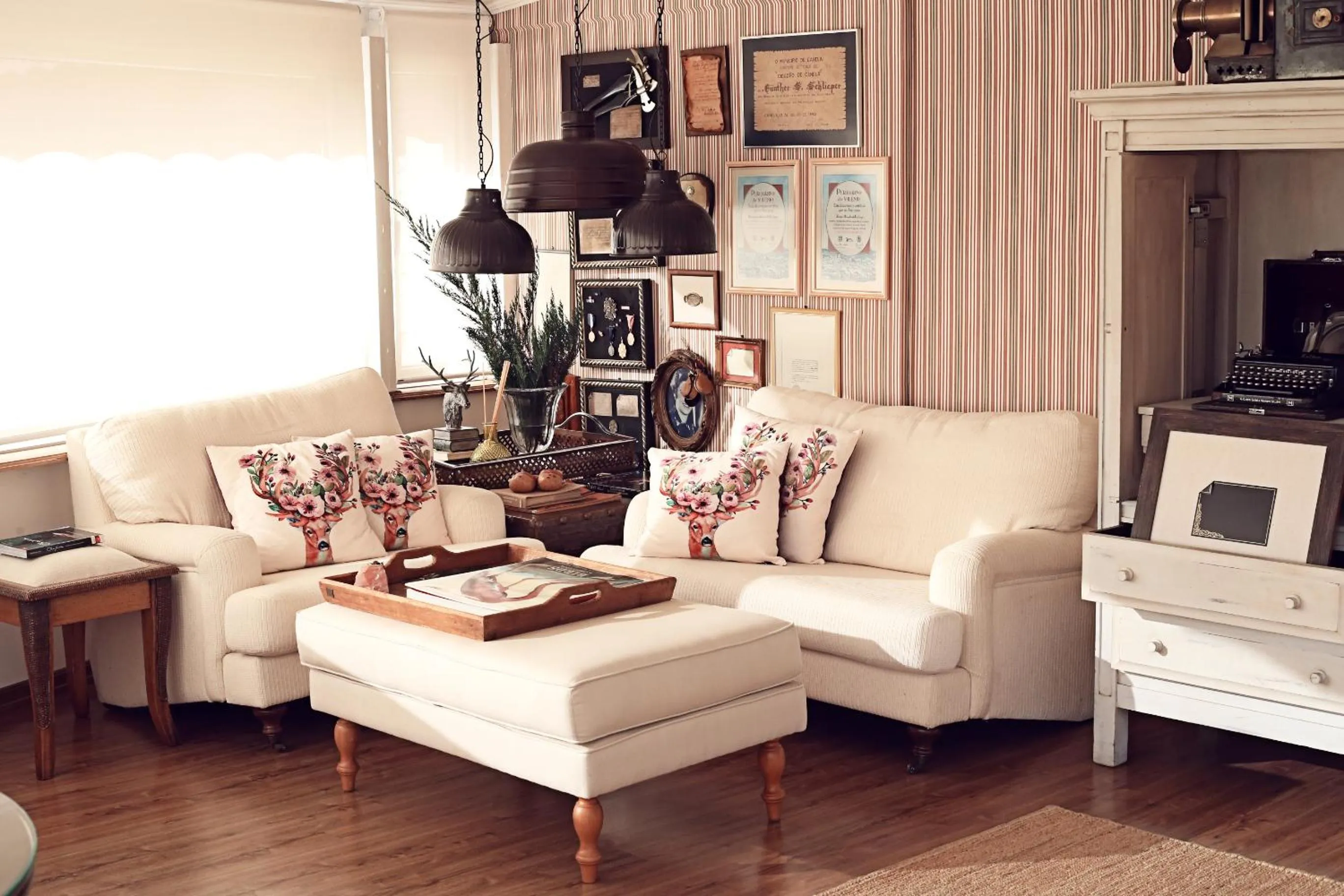 Communal lounge/ TV room in Hotel Estalagem St. Hubertus