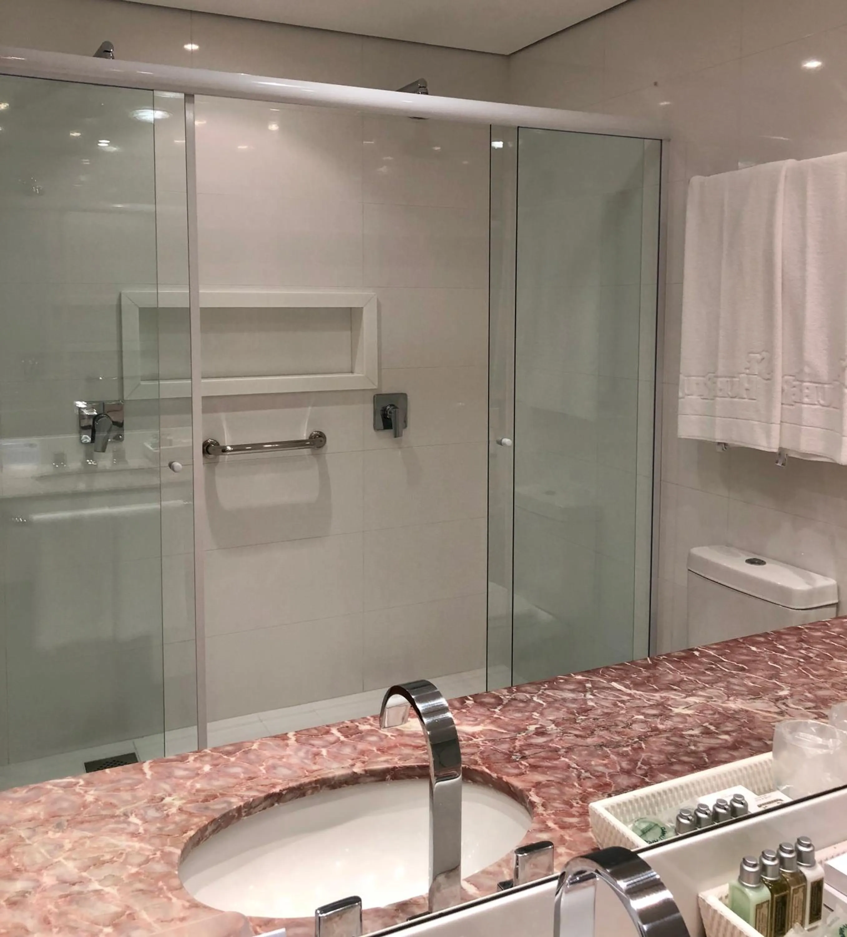 Bathroom in Hotel Estalagem St. Hubertus