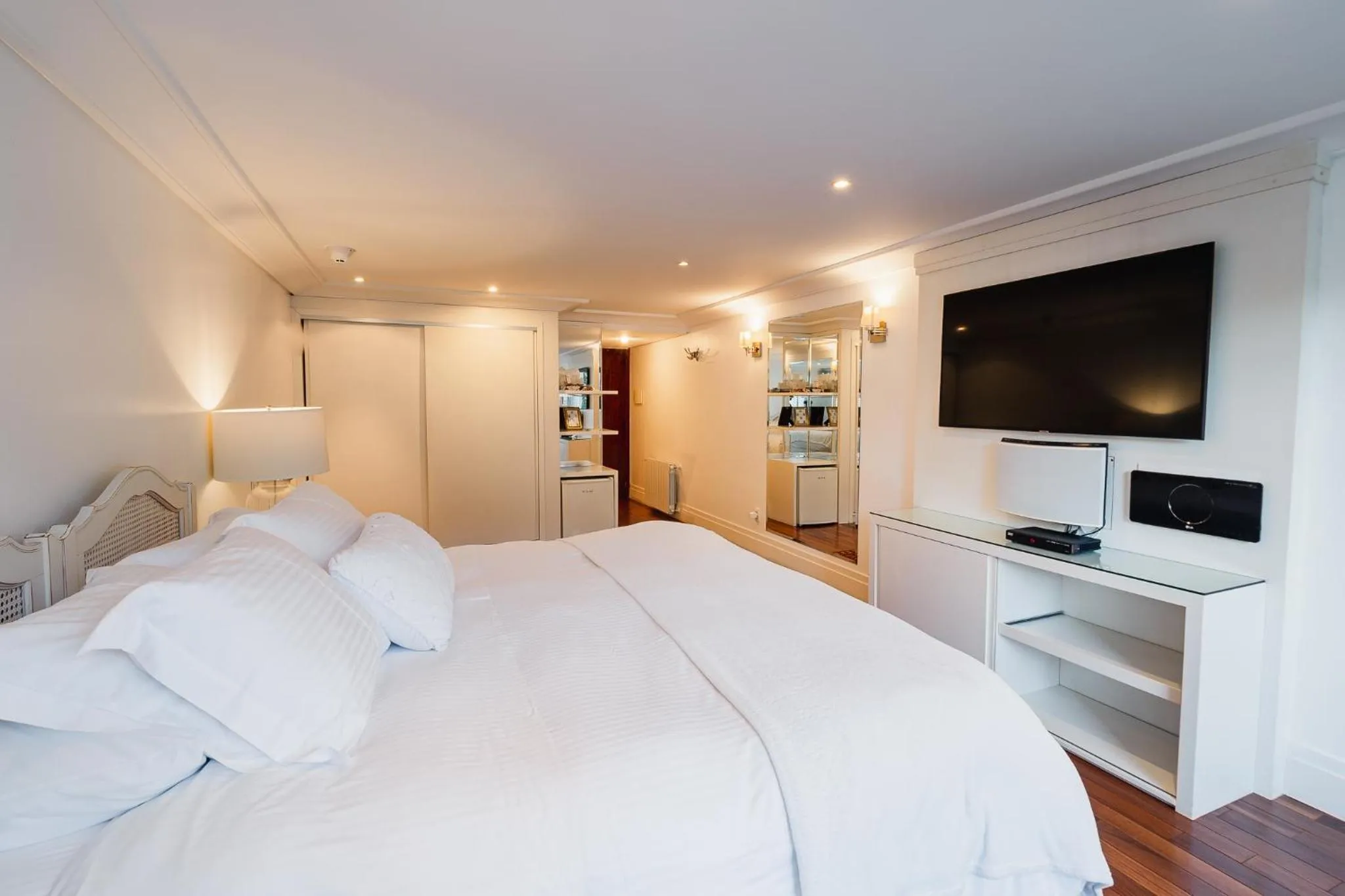 Bedroom, Bed in Hotel Estalagem St. Hubertus