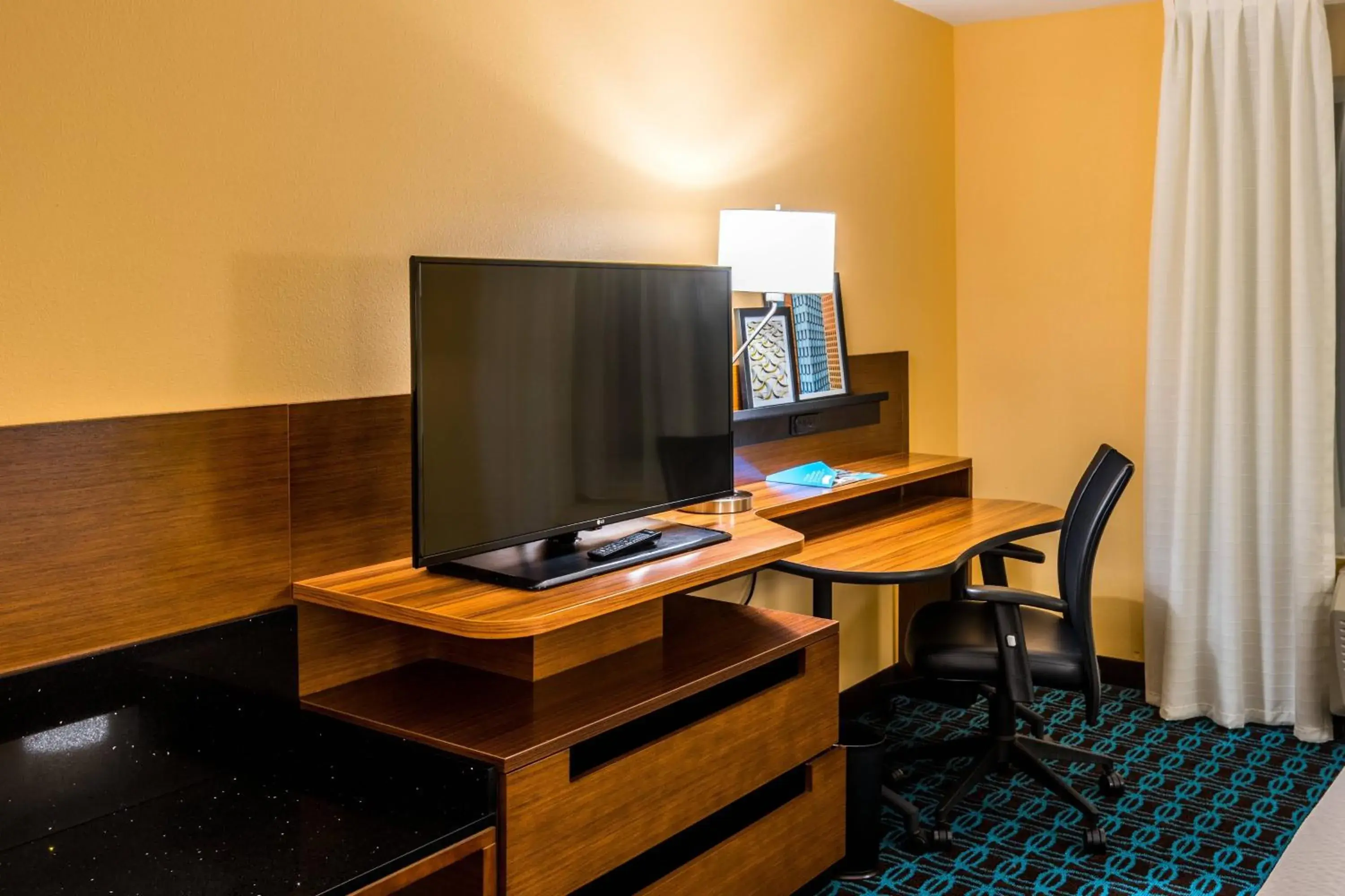 King Room - Hearing Accessible in Fairfield Inn & Suites by Marriott Atlanta Fairburn King Room - Hearing Accessible in Fairfield Inn & Suites by Marriott Atlanta Fairburn