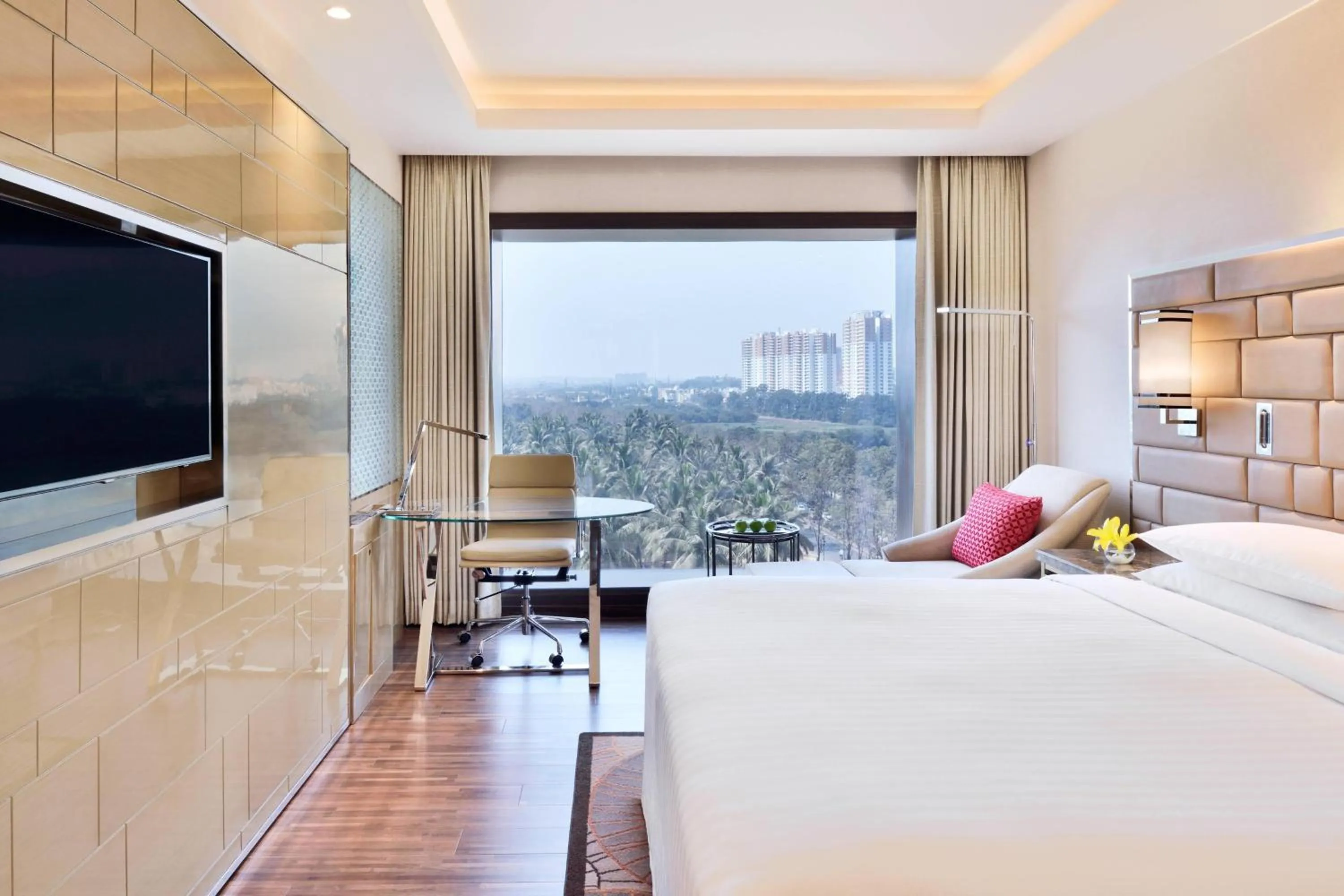 Photo of the whole room, Bed in Courtyard by Marriott Bengaluru Hebbal