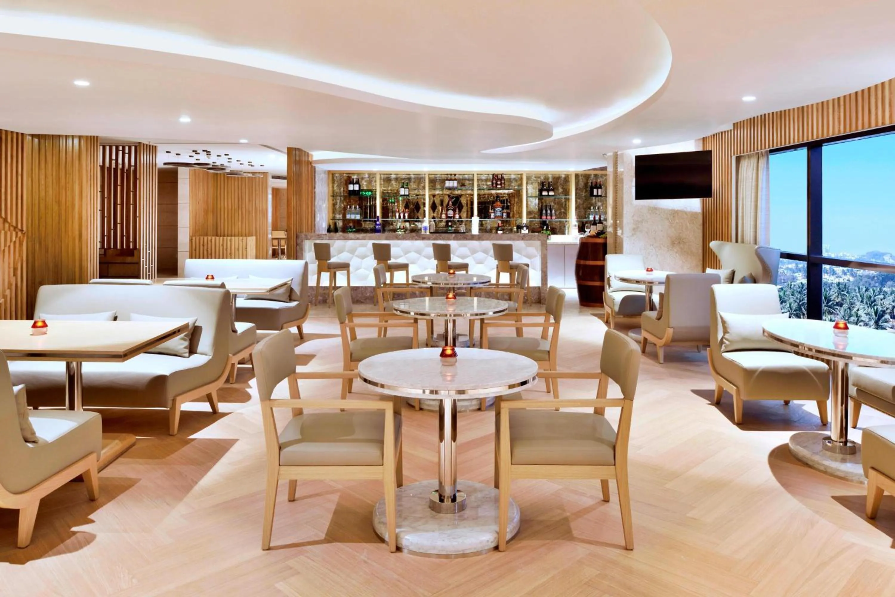 Lounge or bar in Courtyard by Marriott Bengaluru Hebbal