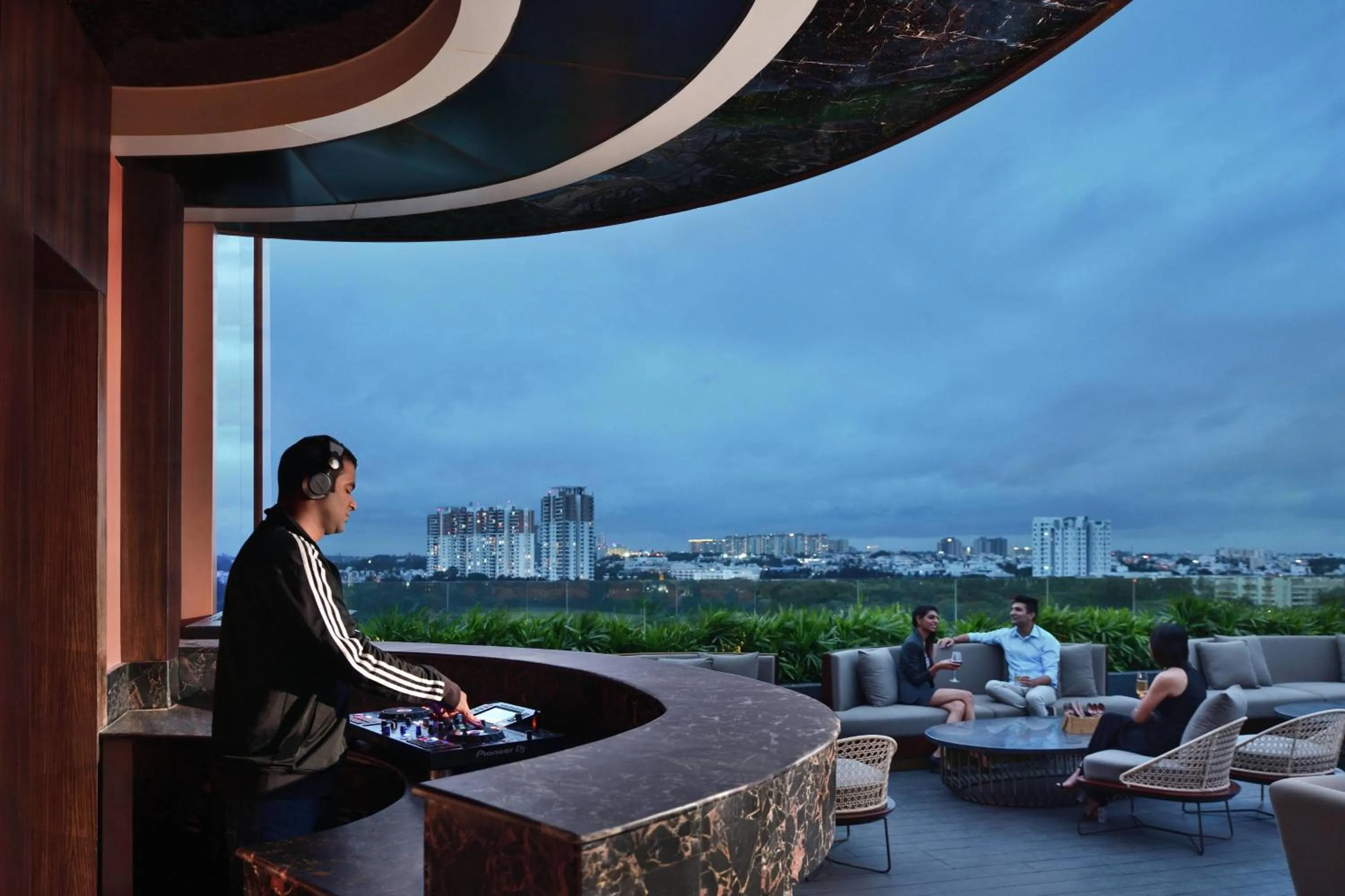 Restaurant/places to eat in Courtyard by Marriott Bengaluru Hebbal