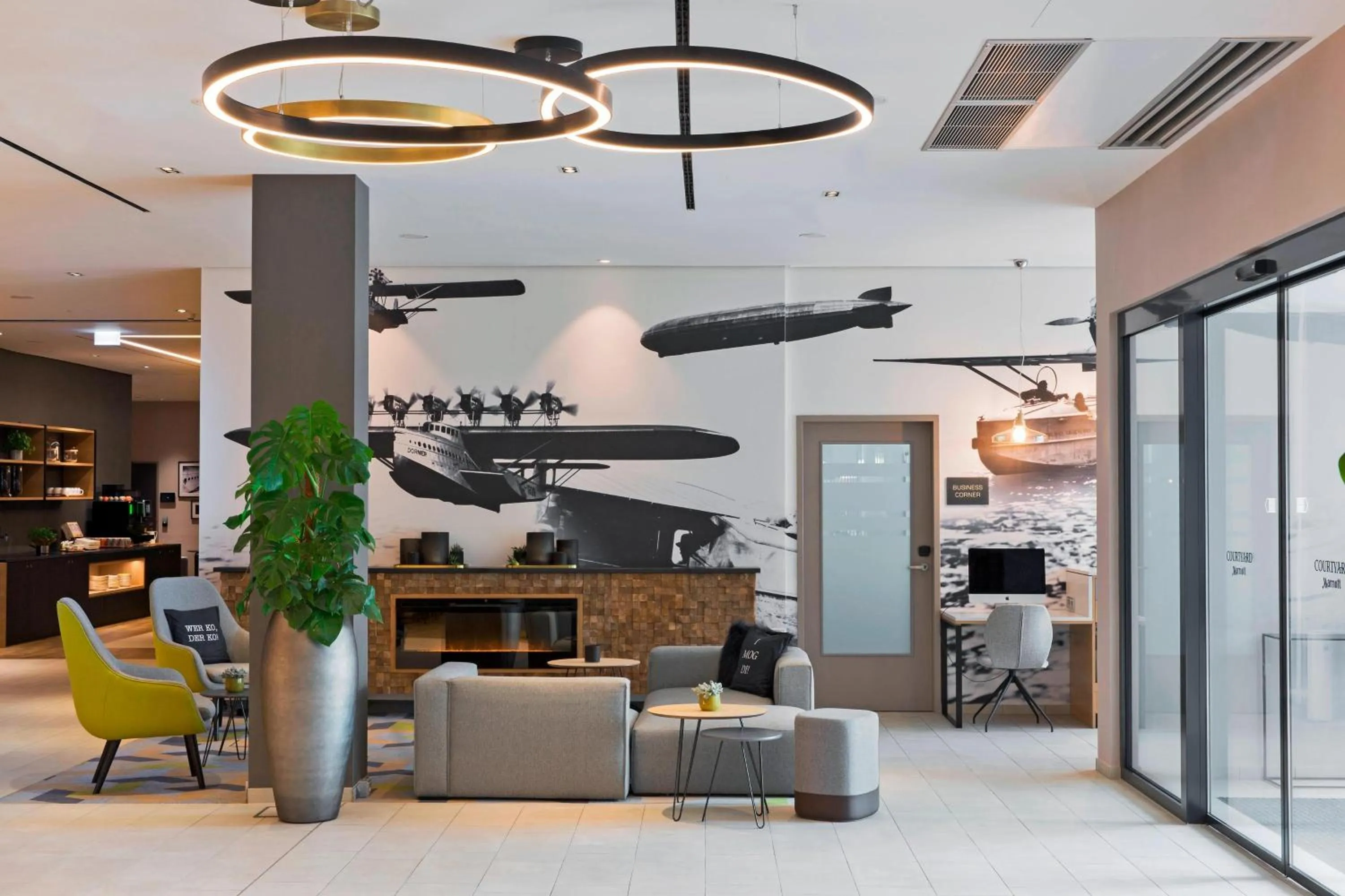 Lobby or reception in Courtyard by Marriott Oberpfaffenhofen Munich South