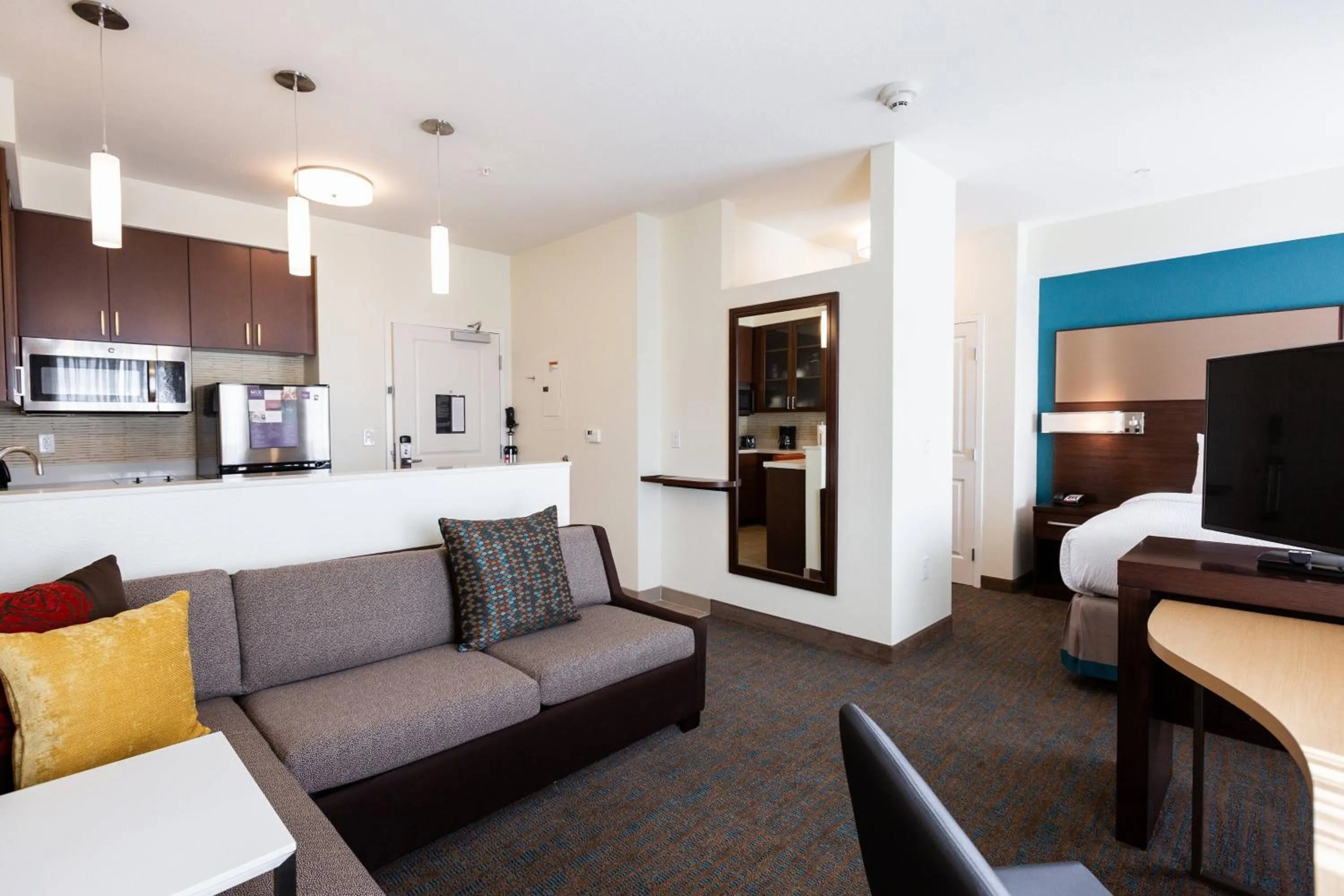 Photo of the whole room, Bed in Residence Inn by Marriott Oklahoma City Airport