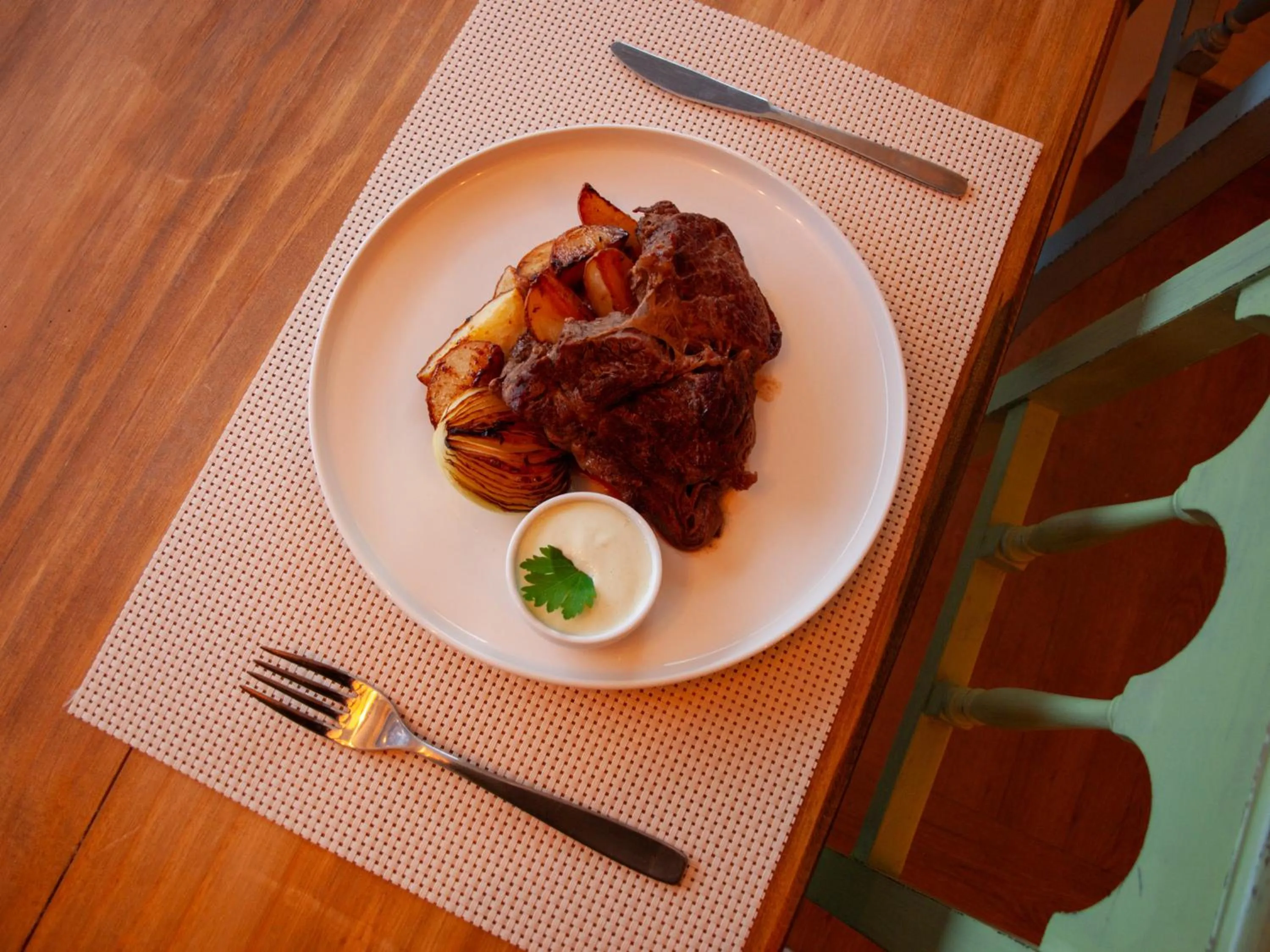 Restaurant/places to eat in Hotel Ajax