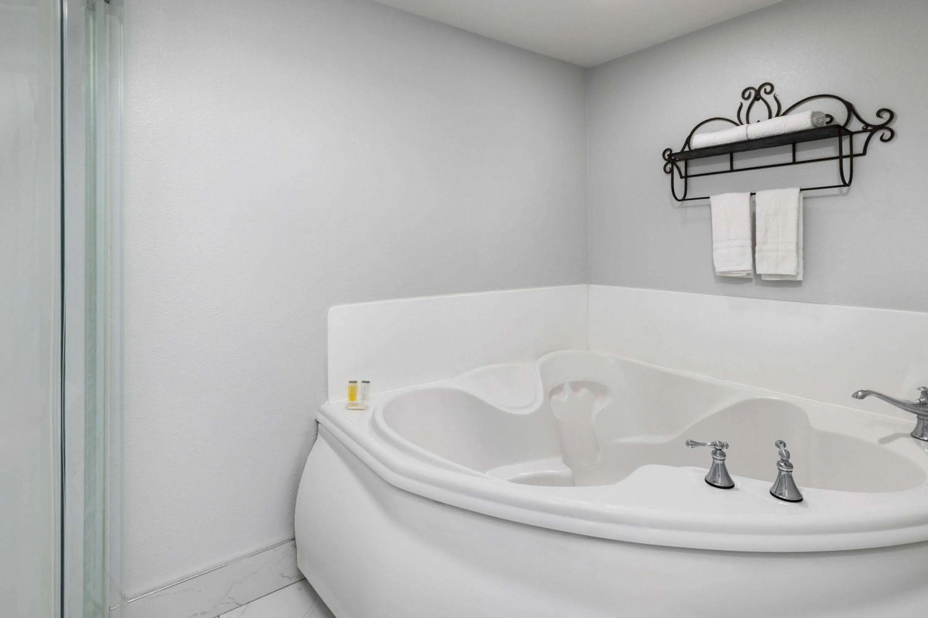 Bath in Travelodge by Wyndham Lemoore Near Naval Air Station