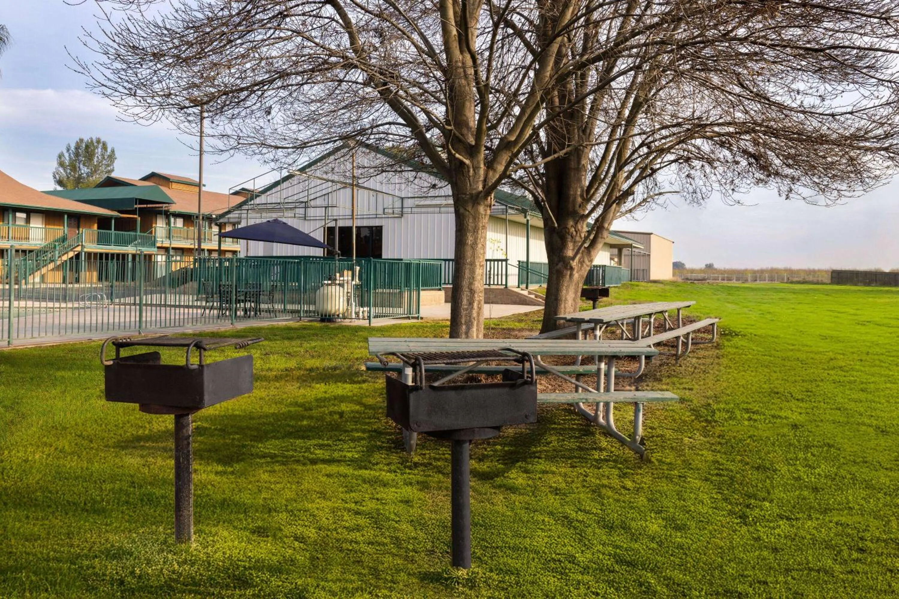 BBQ facilities in Travelodge by Wyndham Lemoore Near Naval Air Station