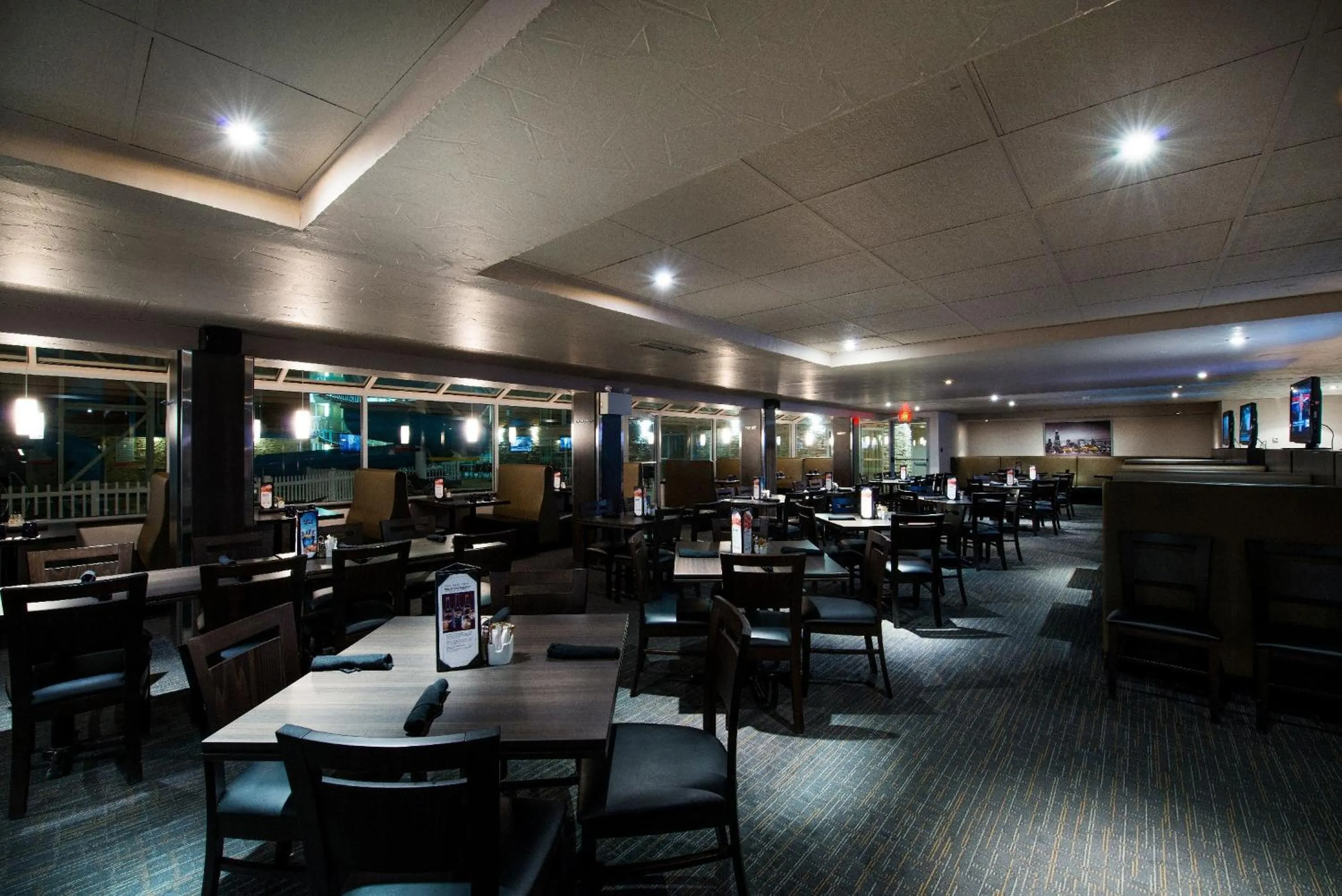 Restaurant/places to eat in Superior Inn Hotel and Conference Centre Thunder Bay