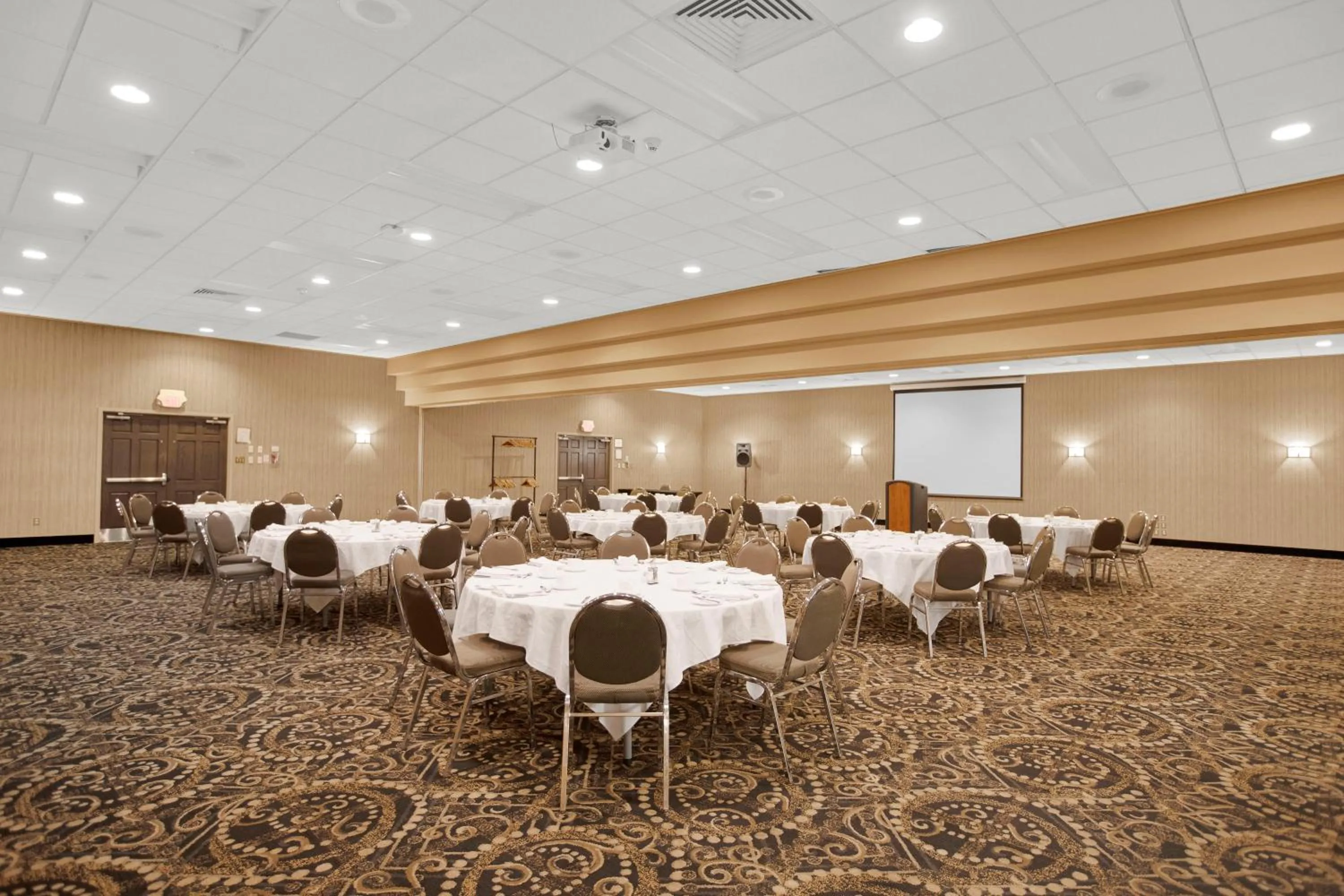 Meeting/conference room in Superior Inn Hotel and Conference Centre Thunder Bay