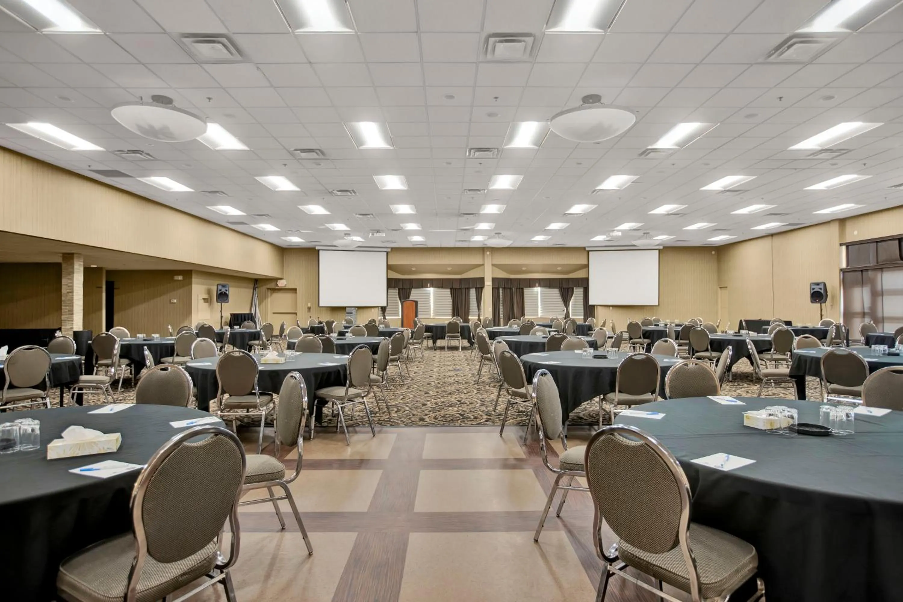 Banquet/Function facilities in Superior Inn Hotel and Conference Centre Thunder Bay