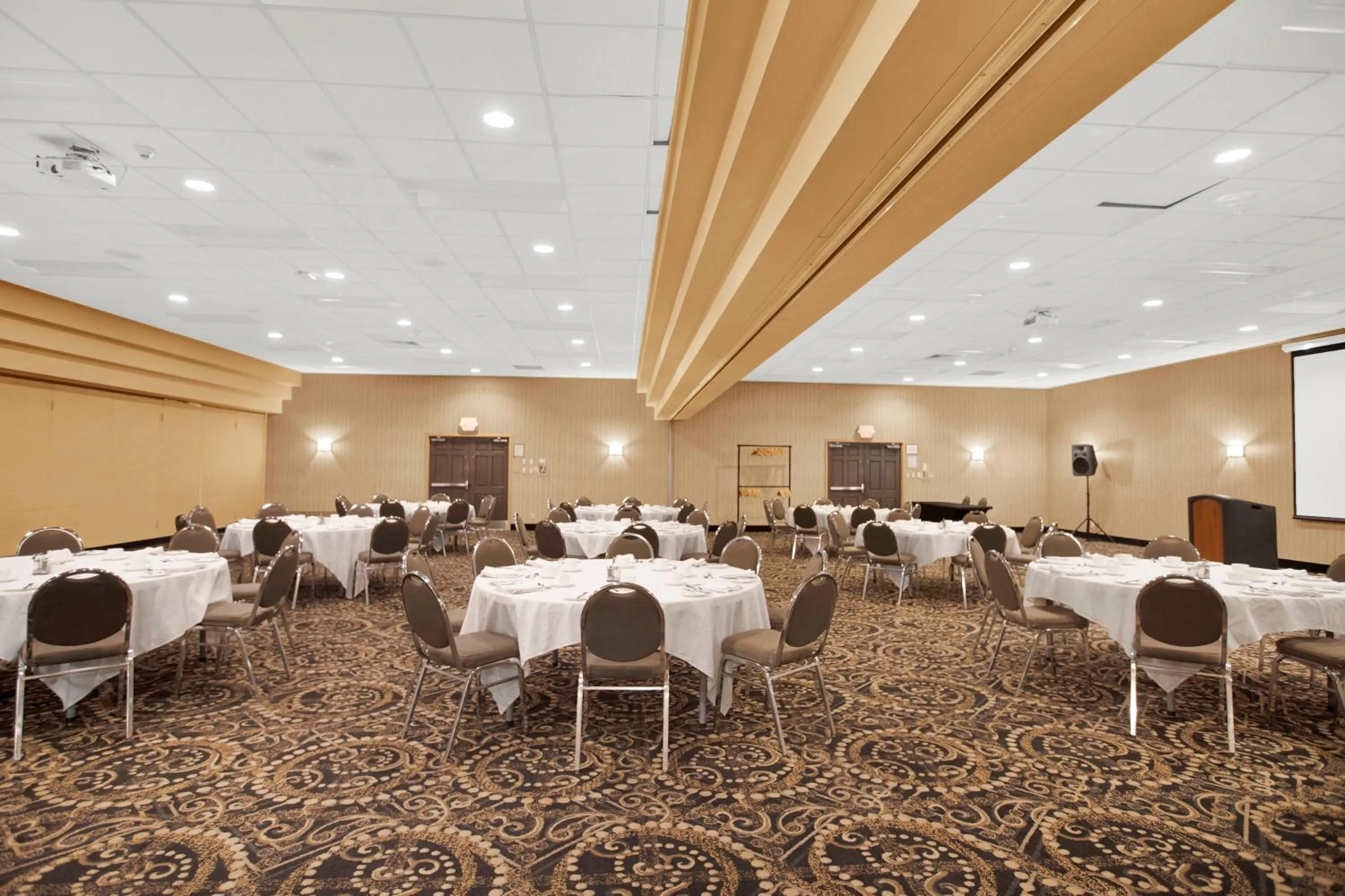 Banquet/Function facilities in Superior Inn Hotel and Conference Centre Thunder Bay