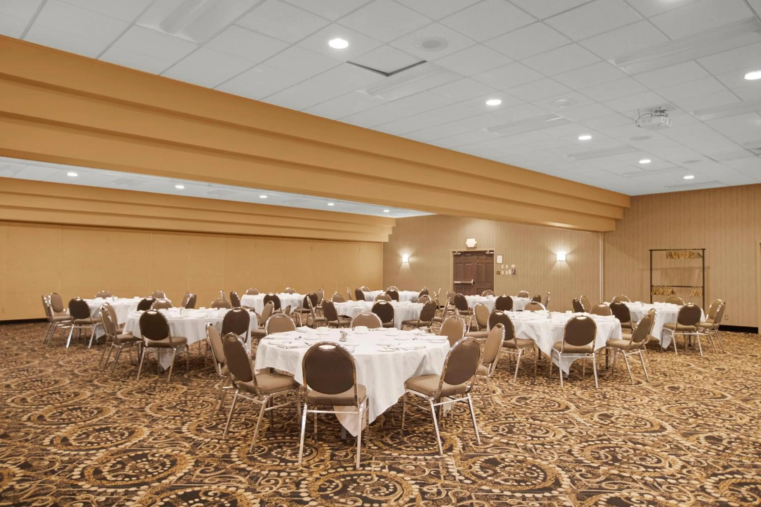 Banquet/Function facilities in Superior Inn Hotel and Conference Centre Thunder Bay