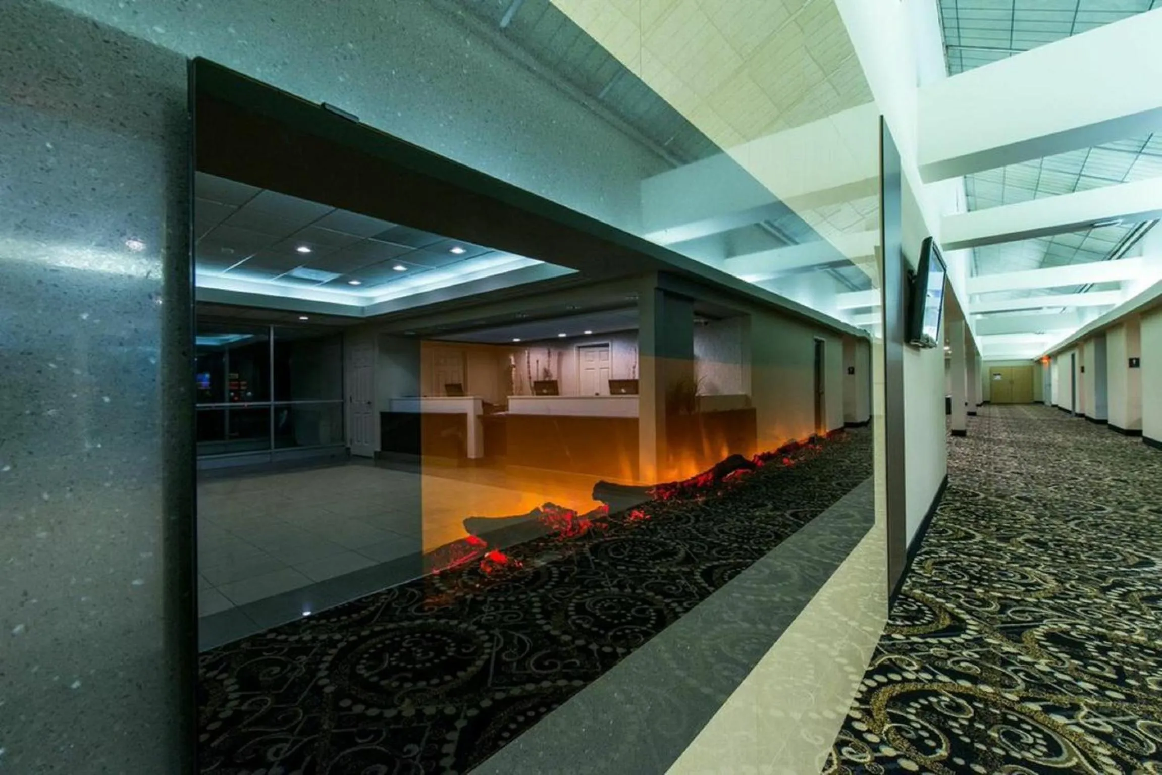 Lobby or reception in Superior Inn Hotel and Conference Centre Thunder Bay