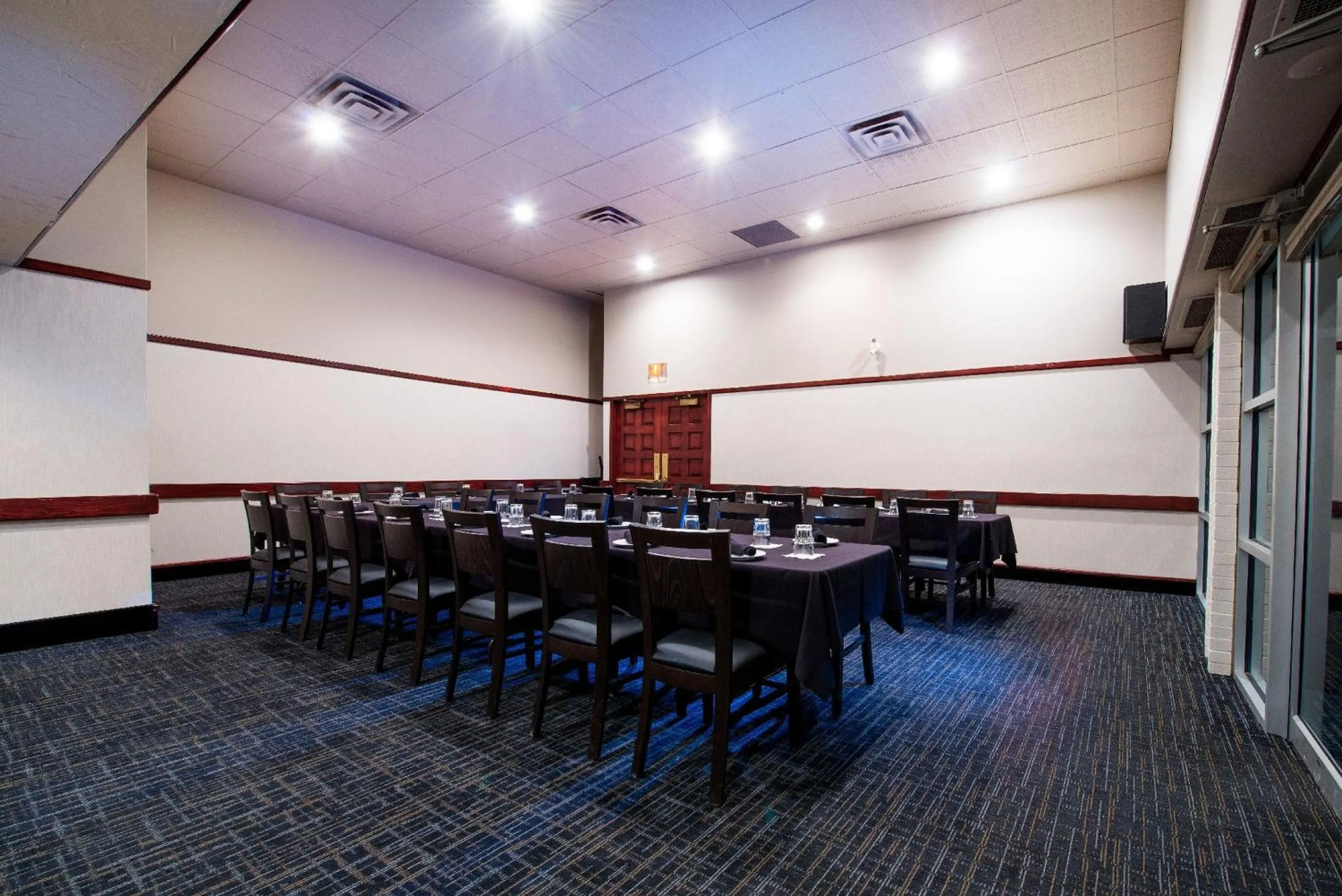 Restaurant/places to eat in Superior Inn Hotel and Conference Centre Thunder Bay