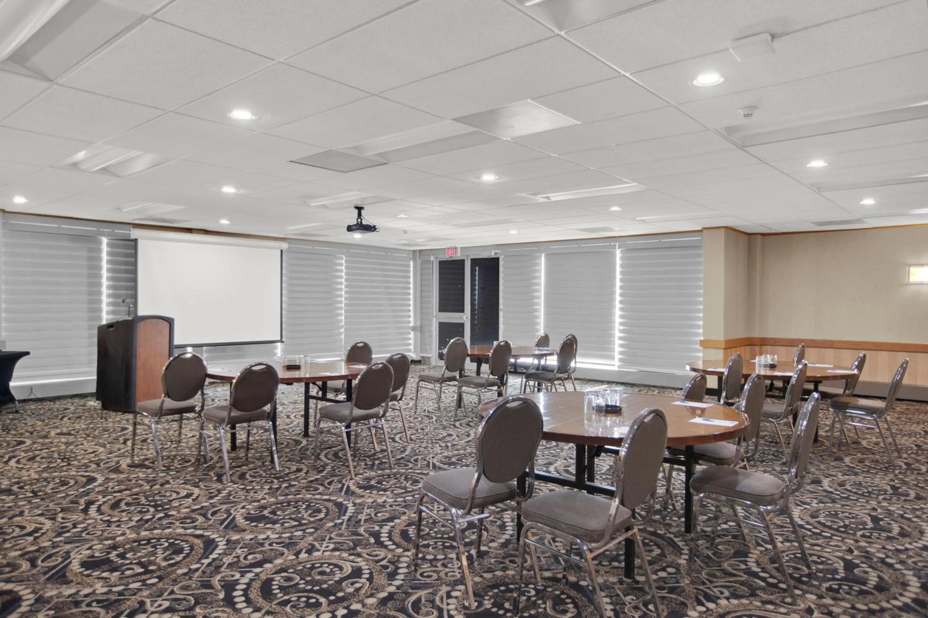 Meeting/conference room in Superior Inn Hotel and Conference Centre Thunder Bay