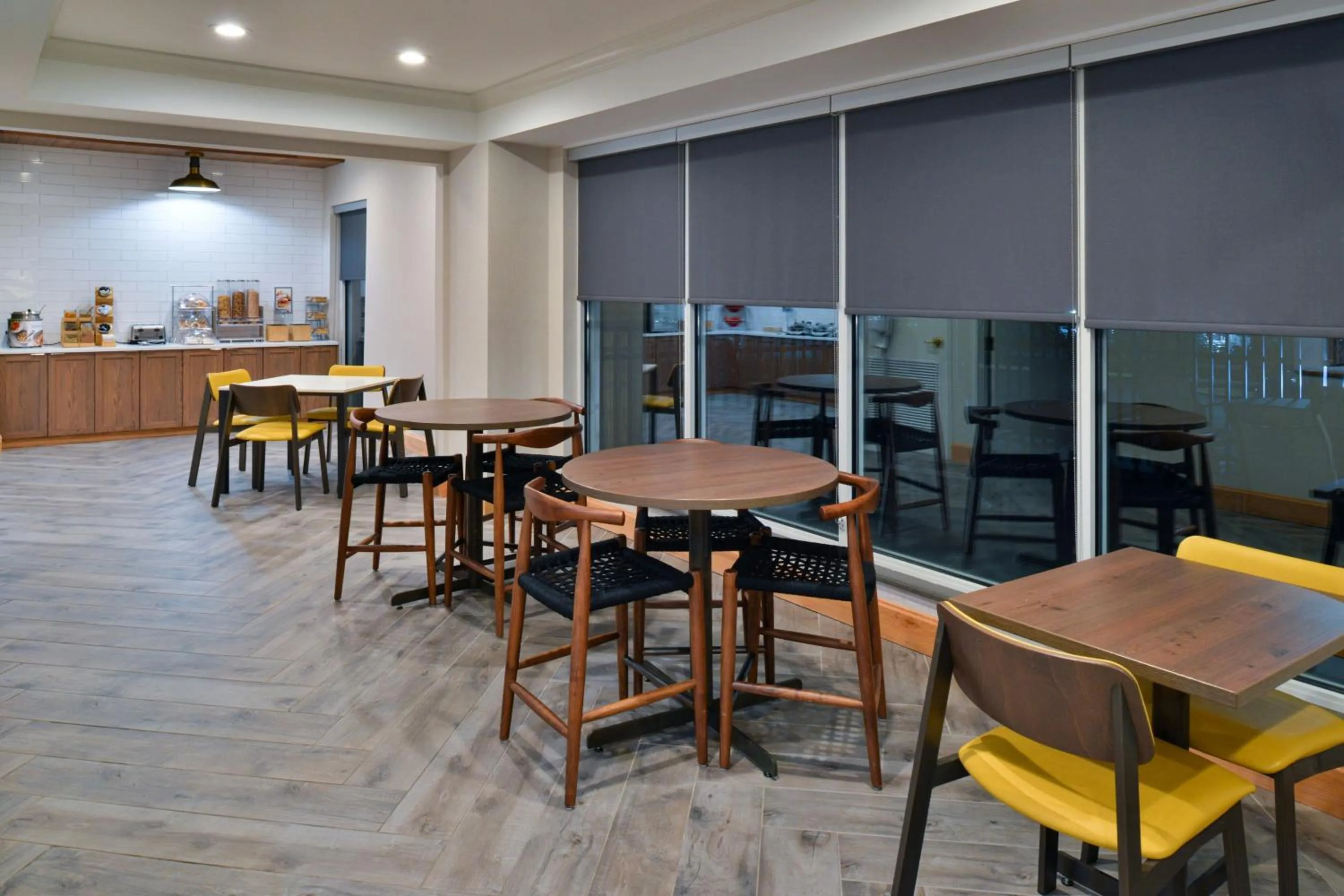 Breakfast in Fairfield Inn & Suites Goshen Middletown