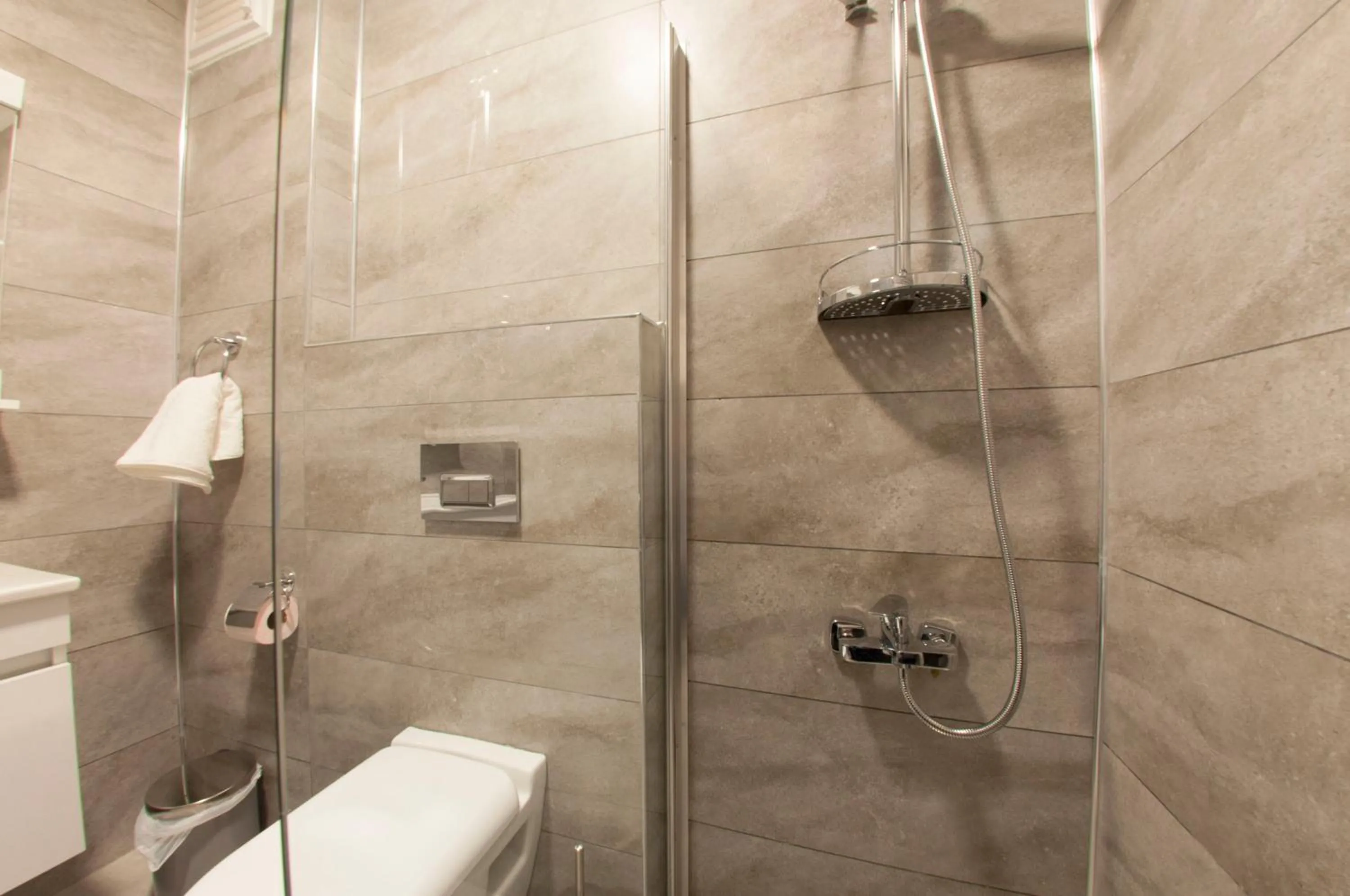 Shower in Room Room Motel